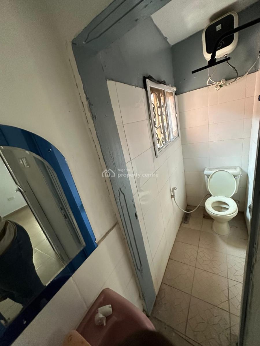 Spacious and Luxurious Upstairs, Ilasan, Lekki, Lagos, Flat / Apartment for Rent