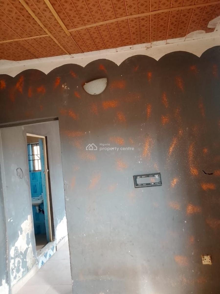 a Clean Room and Parlor Self Contain, Lucky Fiber Road, Ikorodu, Lagos, Flat / Apartment for Rent