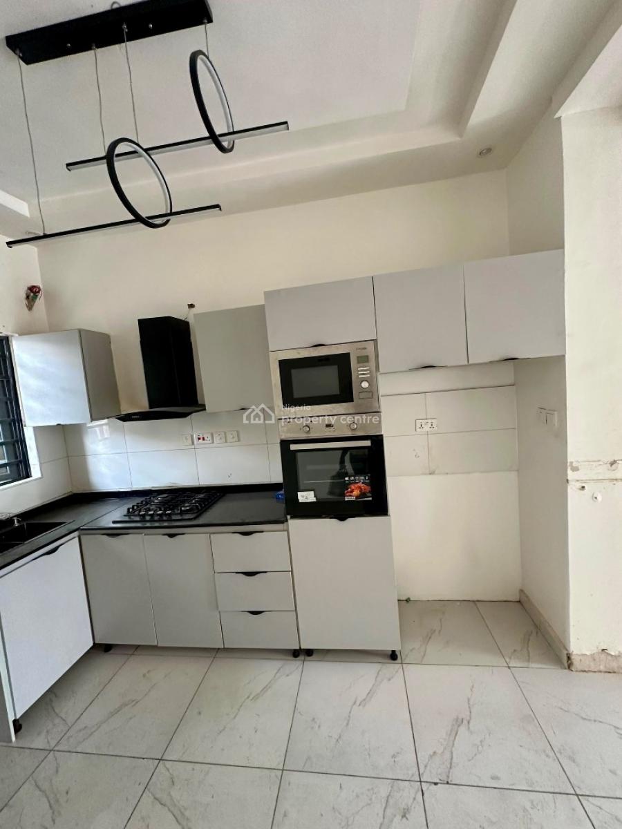 Luxury and Spacious 1st Floor, Ilasan, Lekki, Lagos, Flat / Apartment for Rent