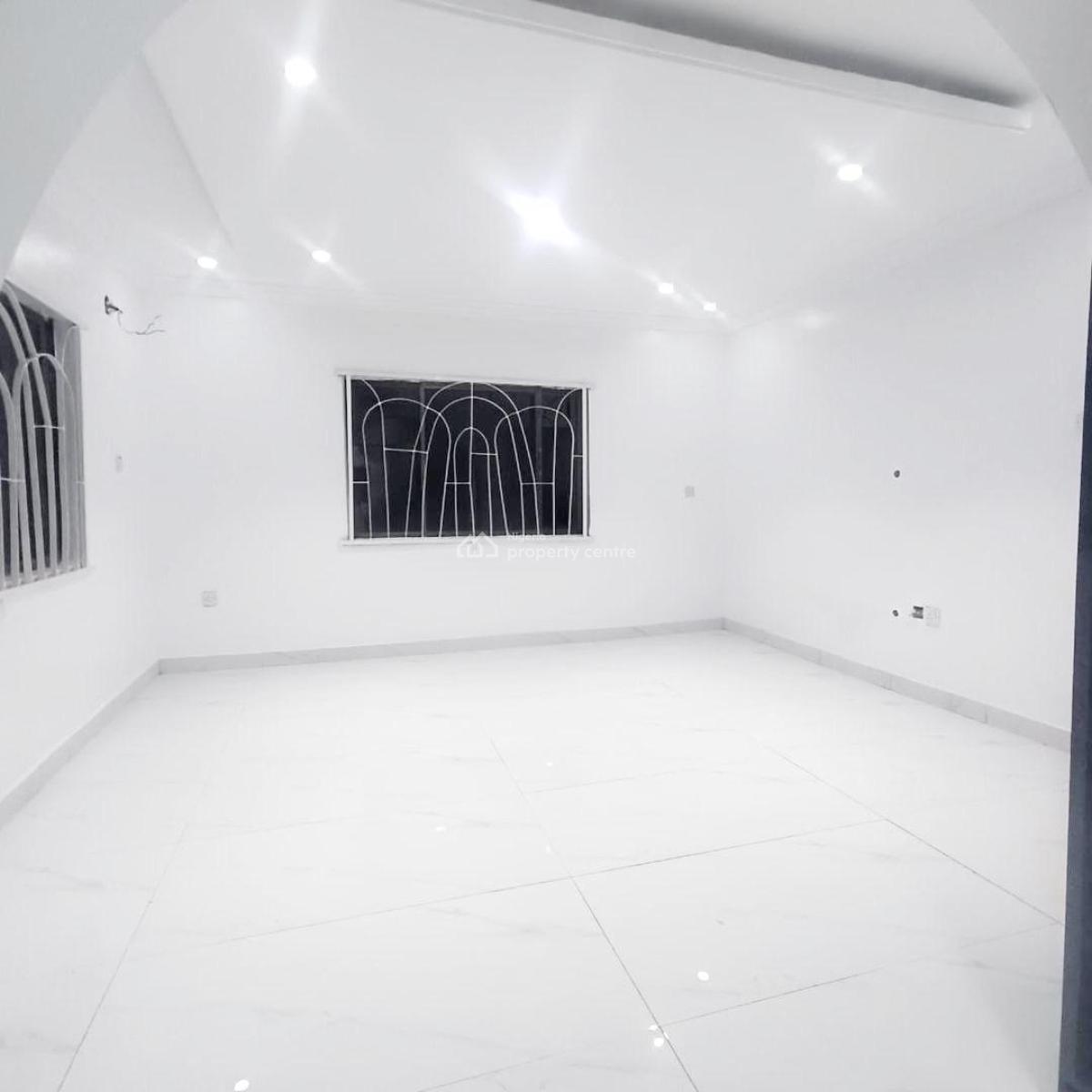 3 Bedroom Apartment, Omole Phase 2, Ikeja, Lagos, Flat / Apartment for Rent