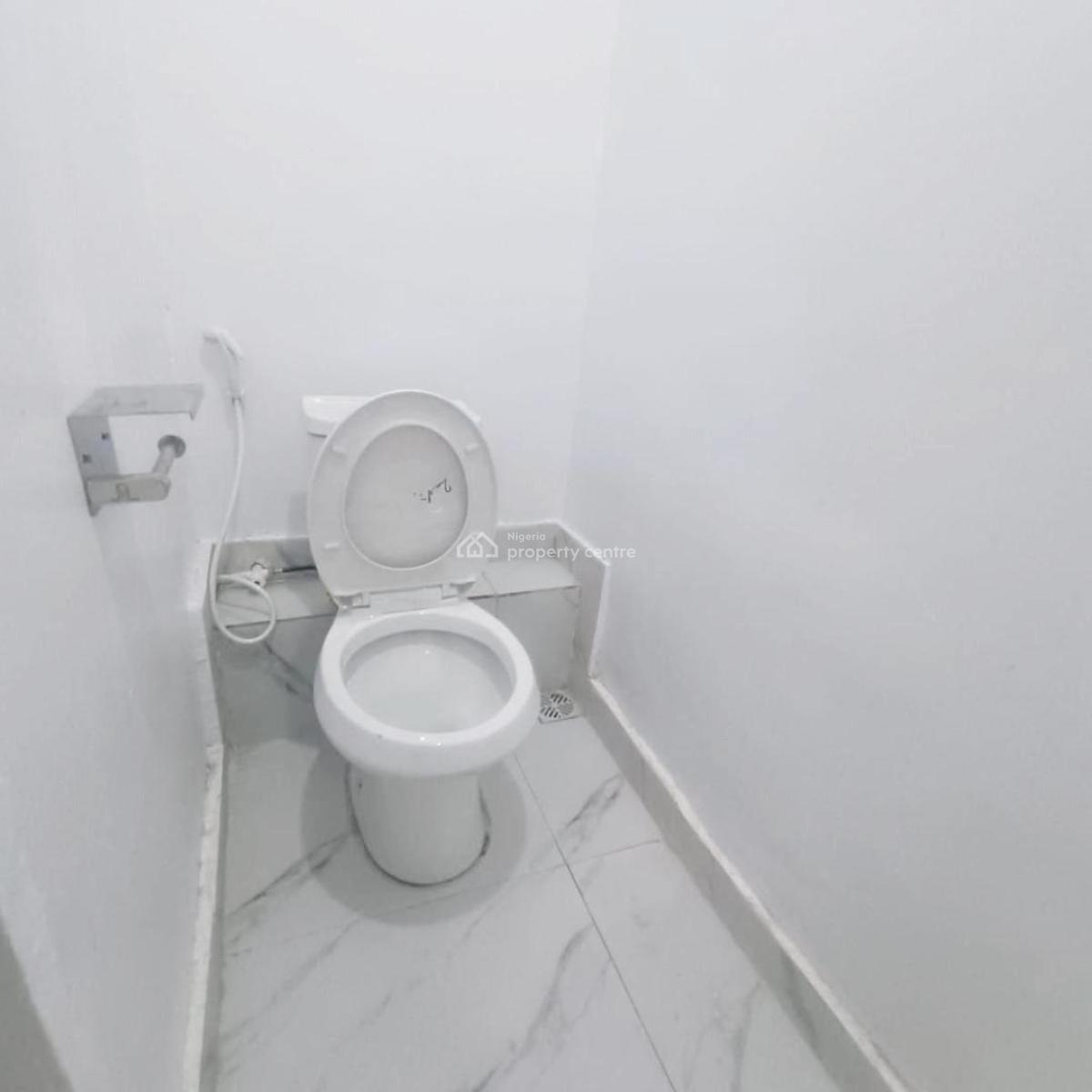 3 Bedroom Apartment, Omole Phase 2, Ikeja, Lagos, Flat / Apartment for Rent