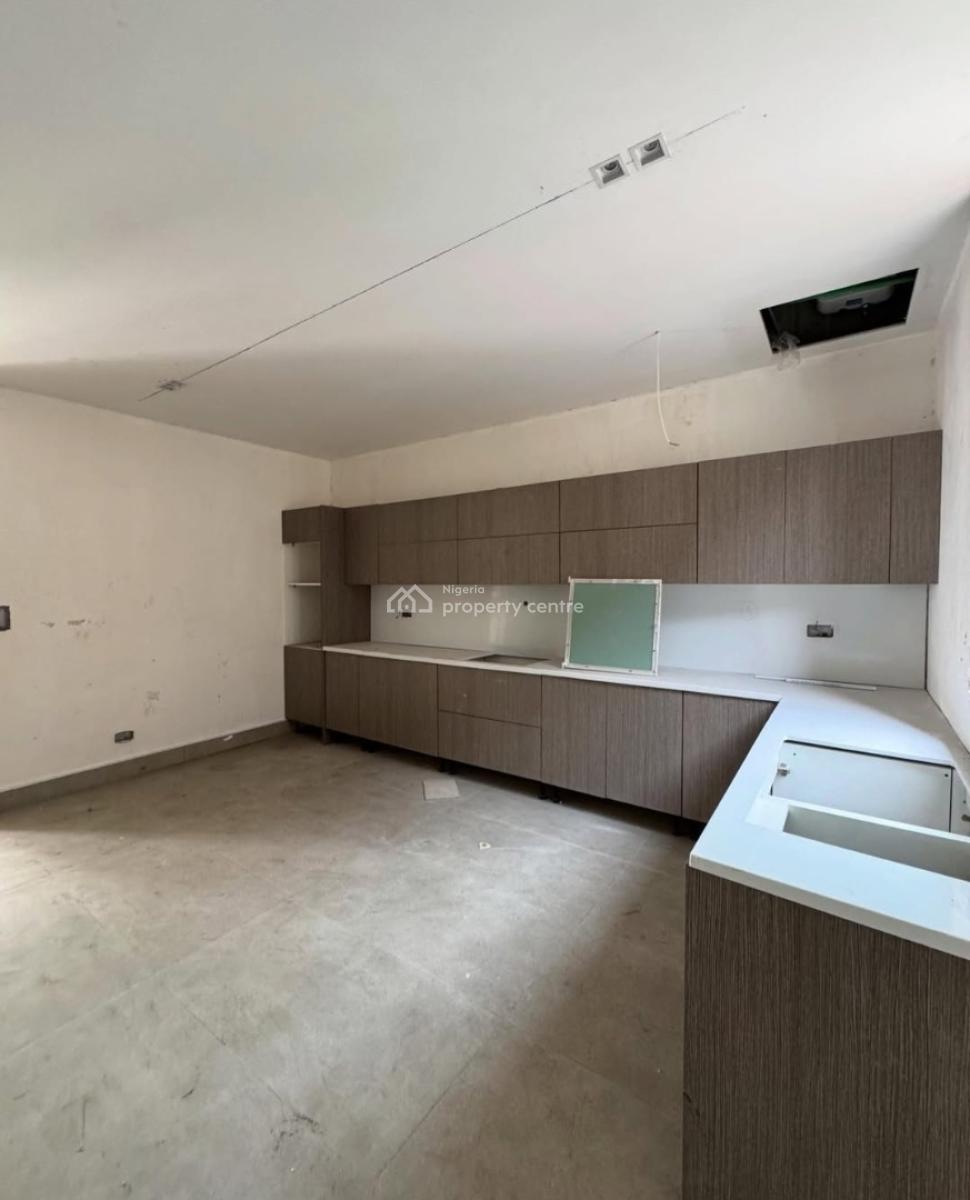 Newly Built and Serviced with 24/7 Power Supply 4 Bedroom En-suite Mai, Lekki Phase 1, Lekki, Lagos, House for Rent