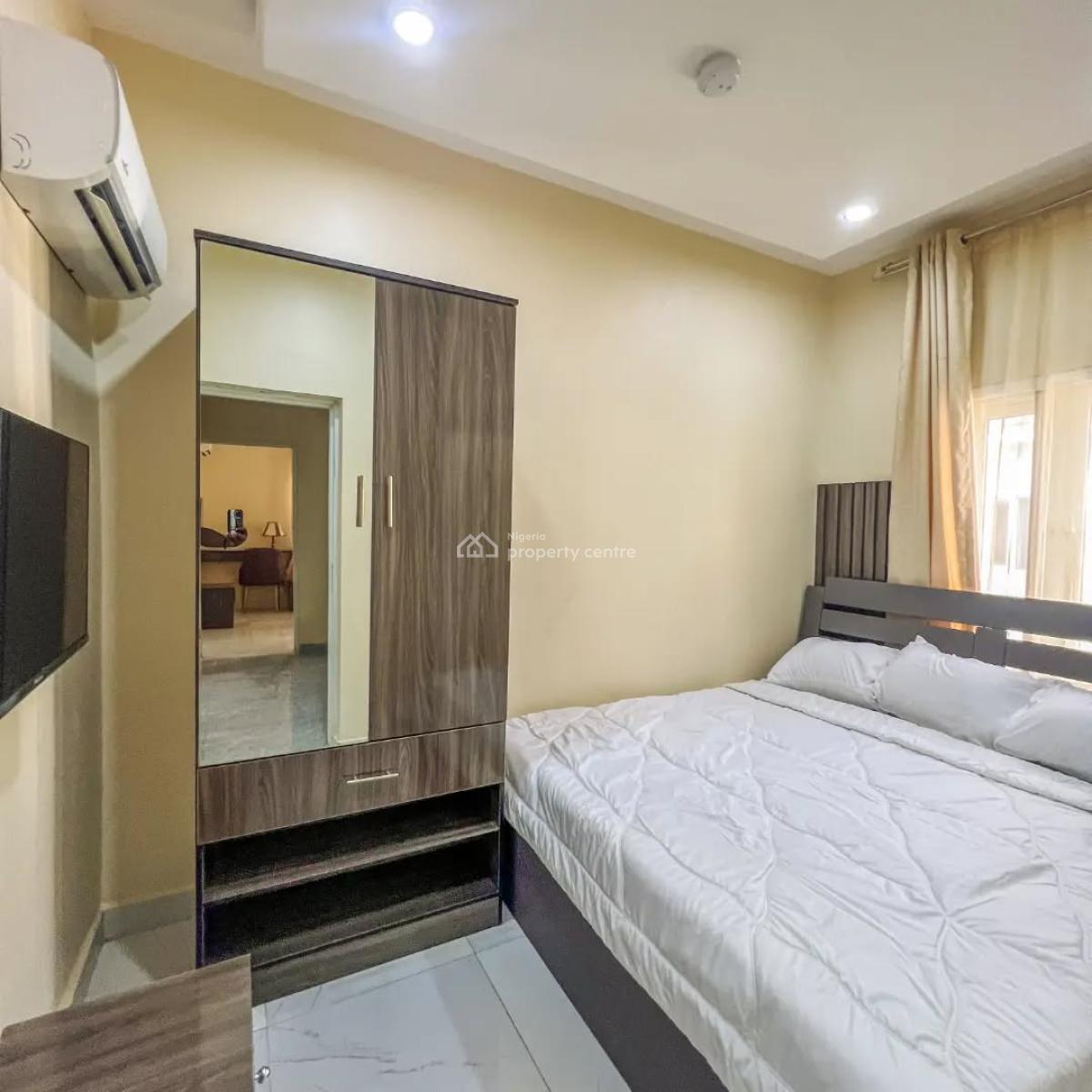 Nicely Furnished 2 Bedroom Apartment, Life Camp, Abuja, Flat / Apartment Short Let