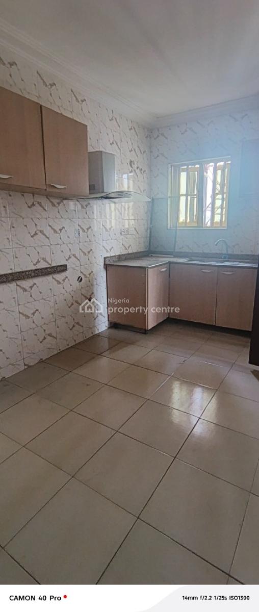 2 Bedroom Flat Sharing Bathroom and Toilet, Off Agungi Road, Lekki, Lagos, Flat / Apartment for Rent
