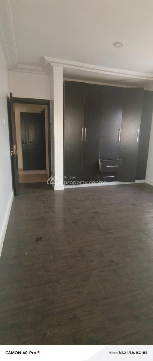 2 Bedroom Flat Sharing Bathroom and Toilet, Off Agungi Road, Lekki, Lagos, Flat / Apartment for Rent