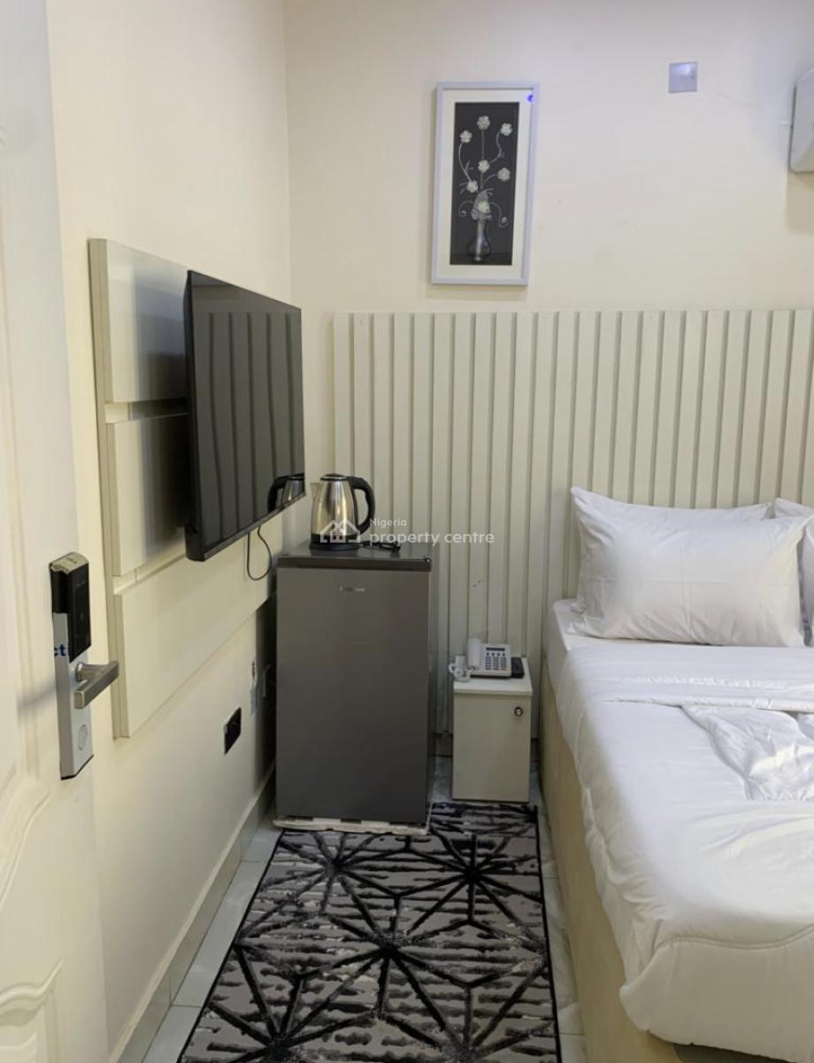 Nicely Furnished Studio Apartment, Life Camp, Abuja, Flat / Apartment Short Let