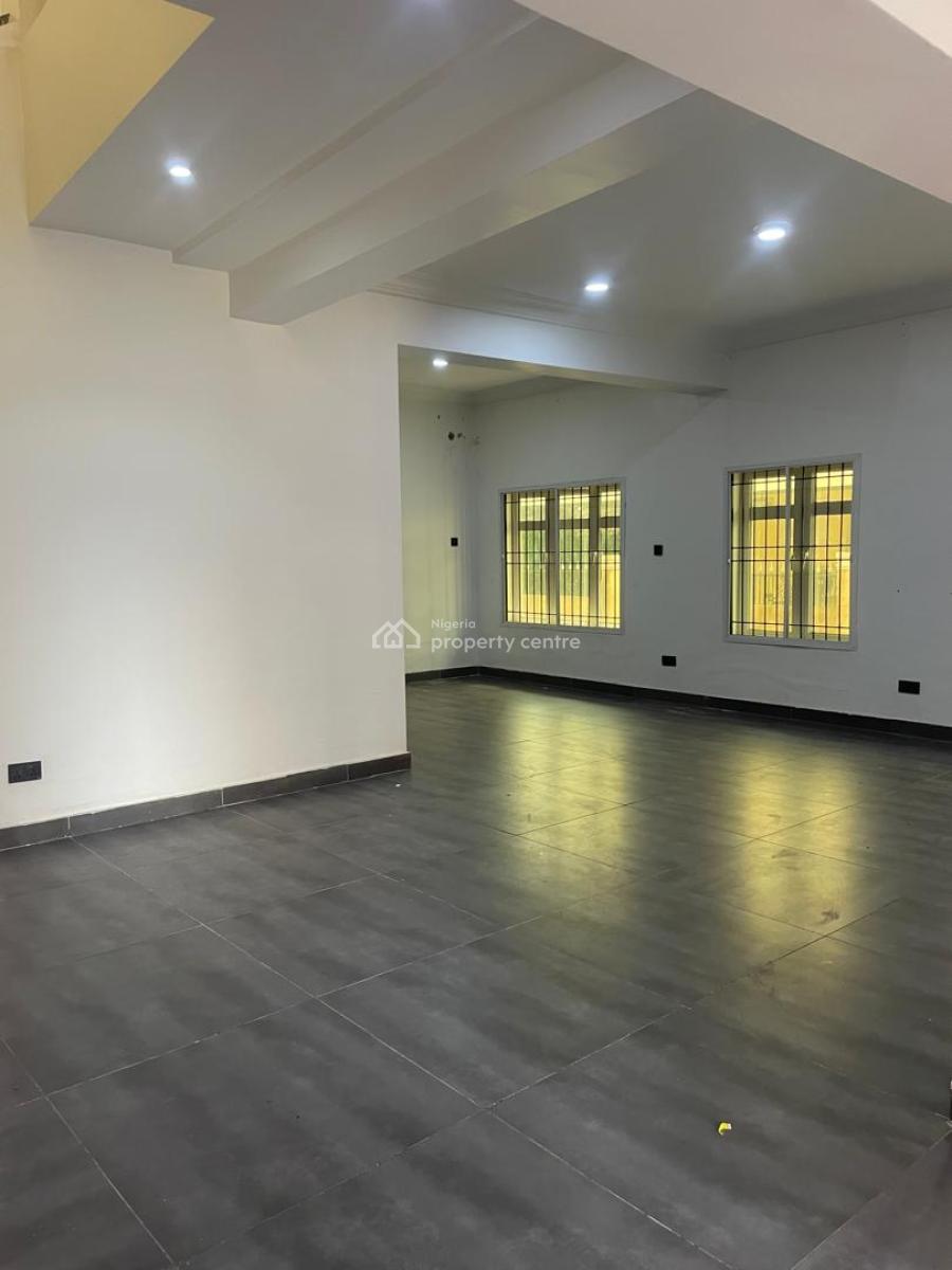 Service Clean Elegant 4 Bedroom with Bq, Chevron Drive, Lekki, Lagos, Semi-detached Duplex for Rent
