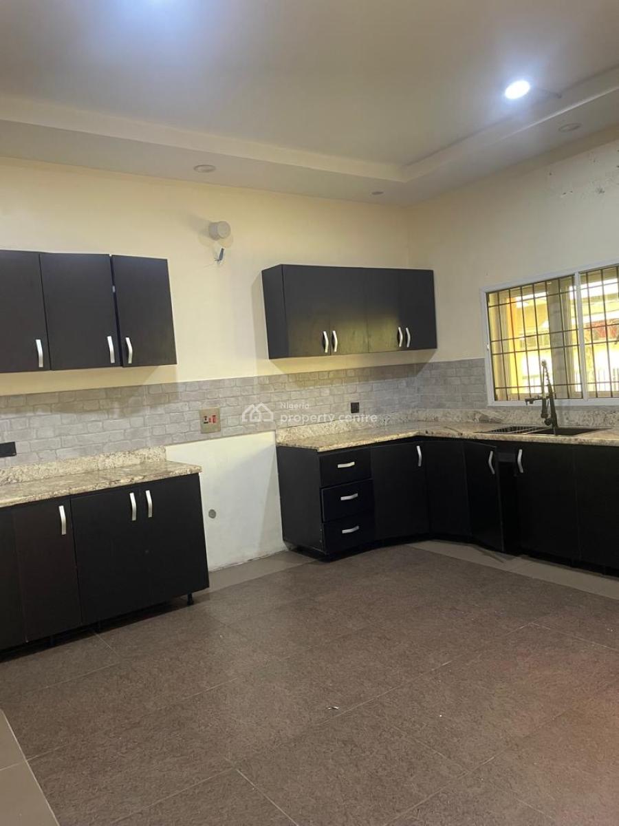 Service Clean Elegant 4 Bedroom with Bq, Chevron Drive, Lekki, Lagos, Semi-detached Duplex for Rent