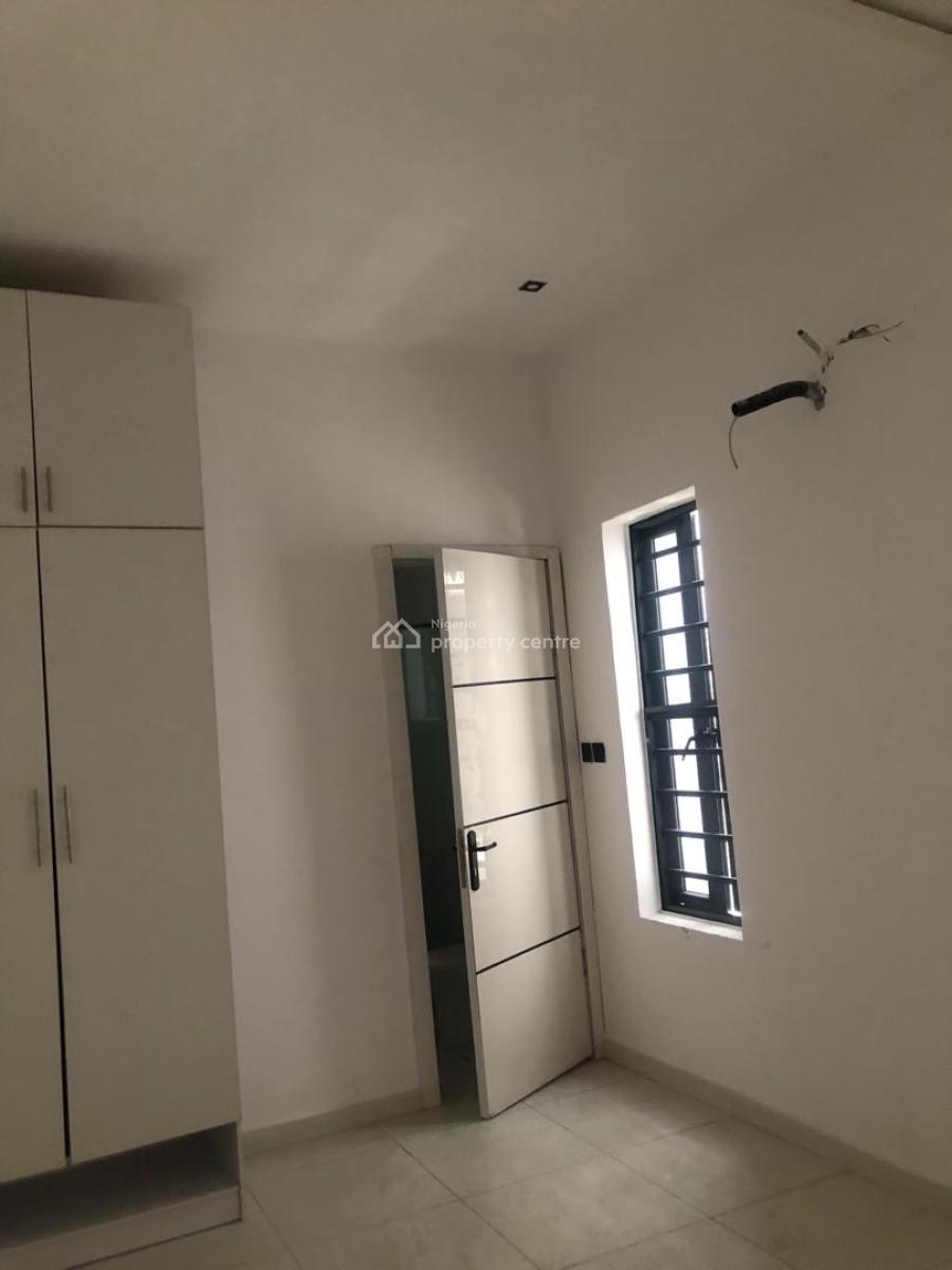 Well-built Luxury Spacious 5 Bedroom  Semi Detached Duplex with a Room, Osapa London, Lekki, Lagos, Detached Duplex for Sale