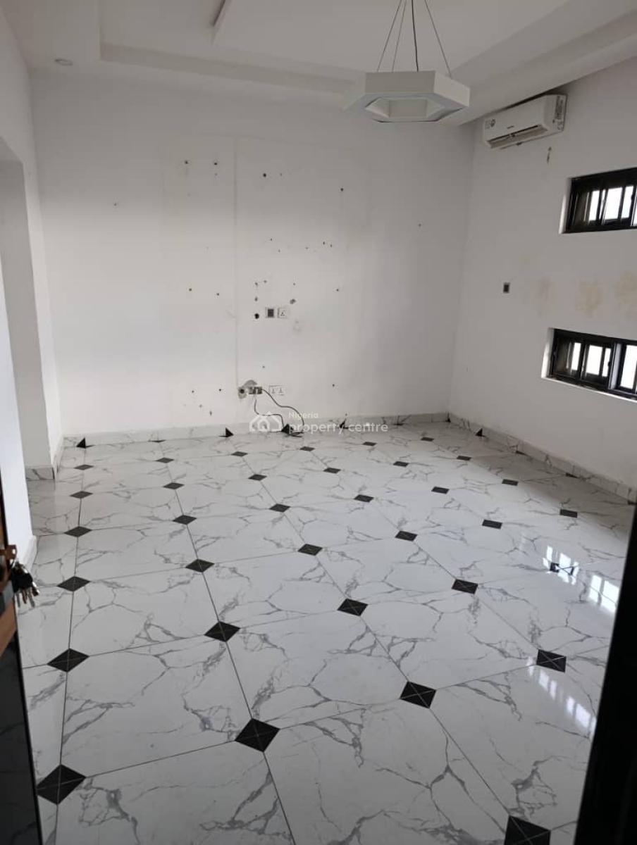 Luxurious Sweet 2 Bedroom Apartment Very Spacious Fully Service, Orchid Road Lekki, Lekki, Lagos, Flat / Apartment for Rent