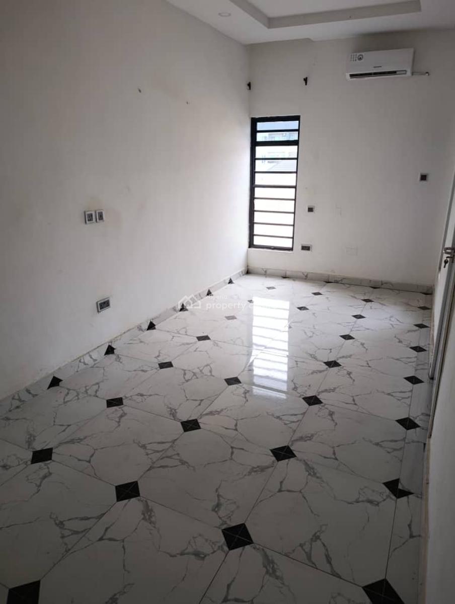 Luxurious Sweet 2 Bedroom Apartment Very Spacious Fully Service, Orchid Road Lekki, Lekki, Lagos, Flat / Apartment for Rent