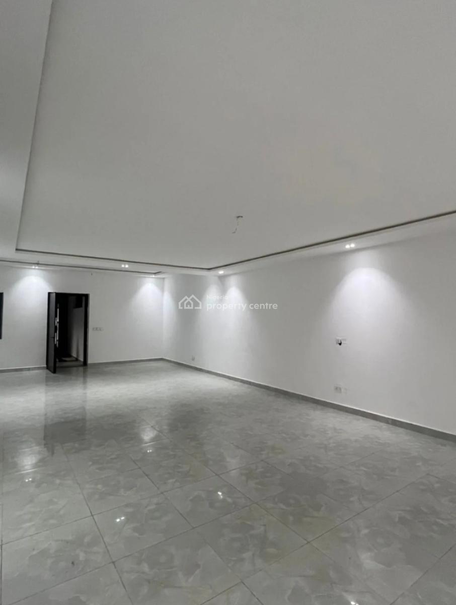 24/7 Power Supply 3 Bedroom En-suite Flat with an Enclosed Fitted Kitc, Lekki Phase 1, Lekki, Lagos, Flat / Apartment for Rent