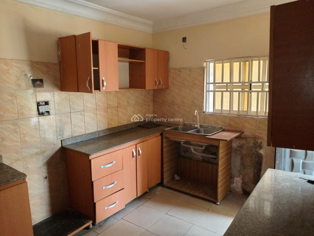 4 Bedroom Fully Detached Bungalow with 2 Bq, Trademore Estate, Lugbe District, Abuja, Detached Bungalow for Rent