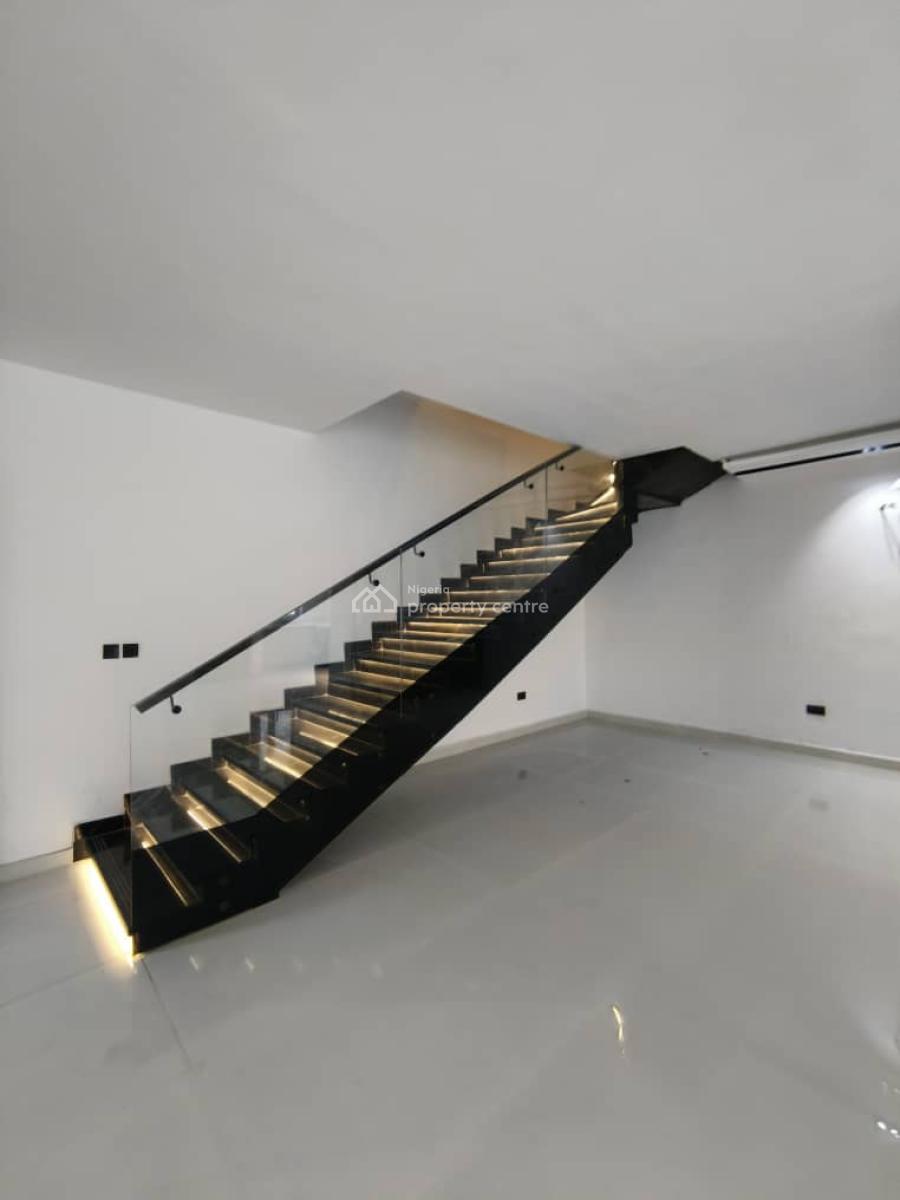 Luxury New 2 Bedroom Maisonette, Lekki Phase 1, Lekki, Lagos, Flat / Apartment for Rent