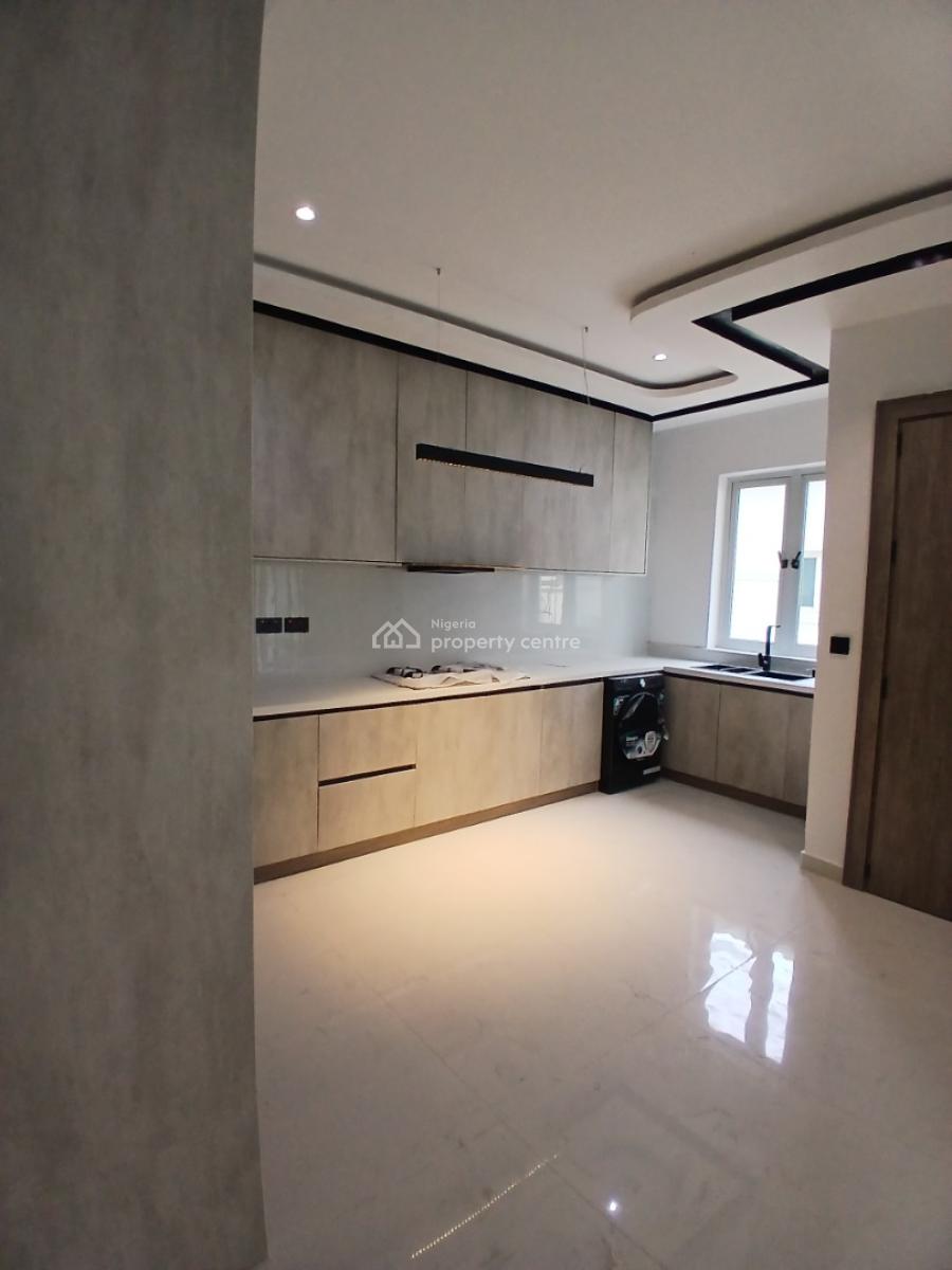 24/7 Power Supply and Brand New 2 Bedroom En-suite Maisonette with an, Lekki Phase 1, Lekki, Lagos, Flat / Apartment for Rent