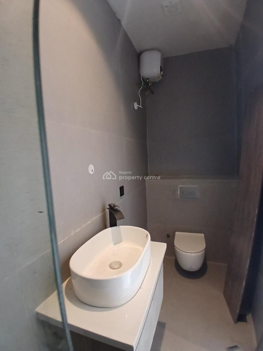 24/7 Power Supply and Brand New 2 Bedroom En-suite Maisonette with an, Lekki Phase 1, Lekki, Lagos, Flat / Apartment for Rent