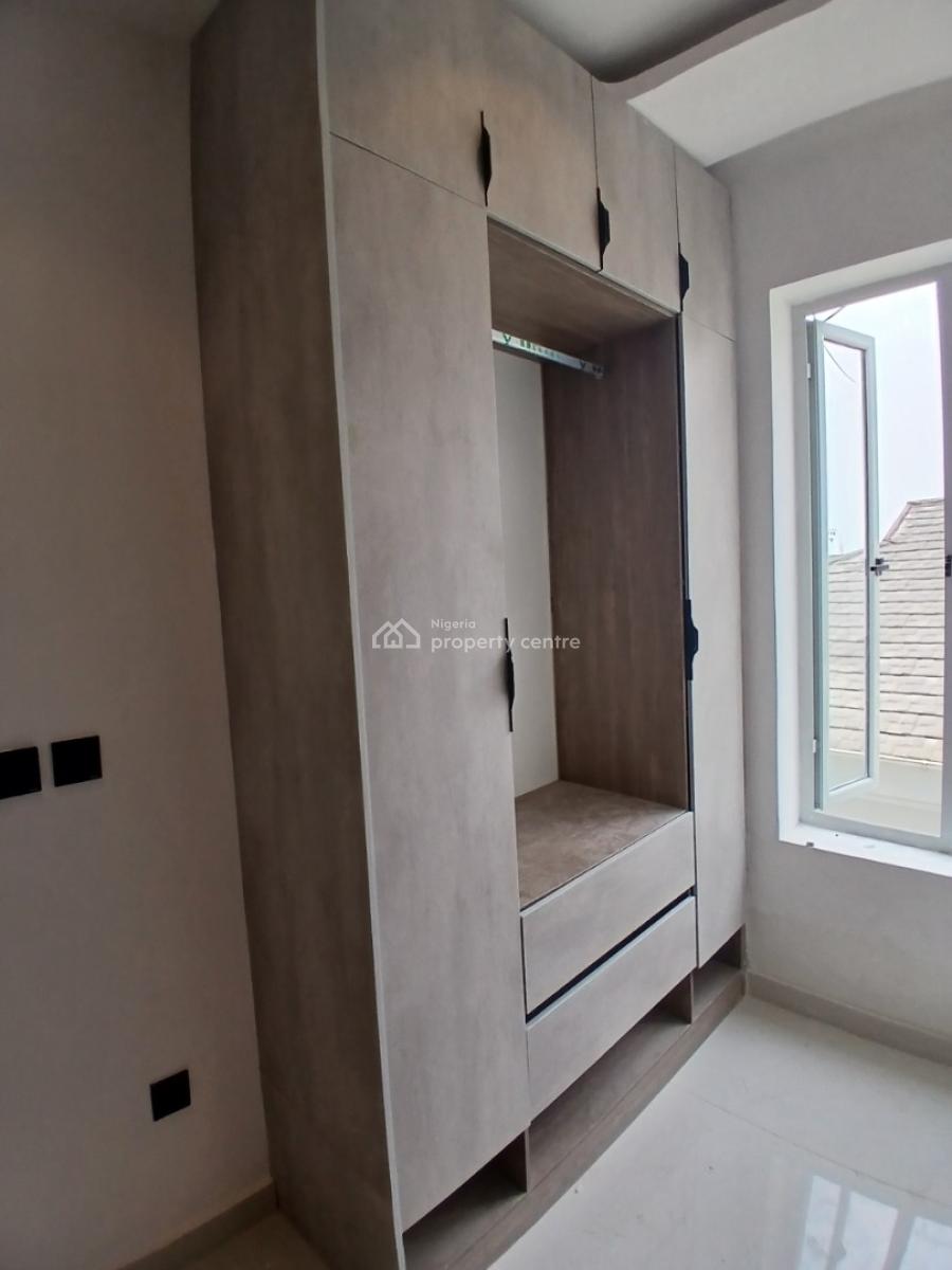 24/7 Power Supply and Brand New 2 Bedroom En-suite Maisonette with an, Lekki Phase 1, Lekki, Lagos, Flat / Apartment for Rent