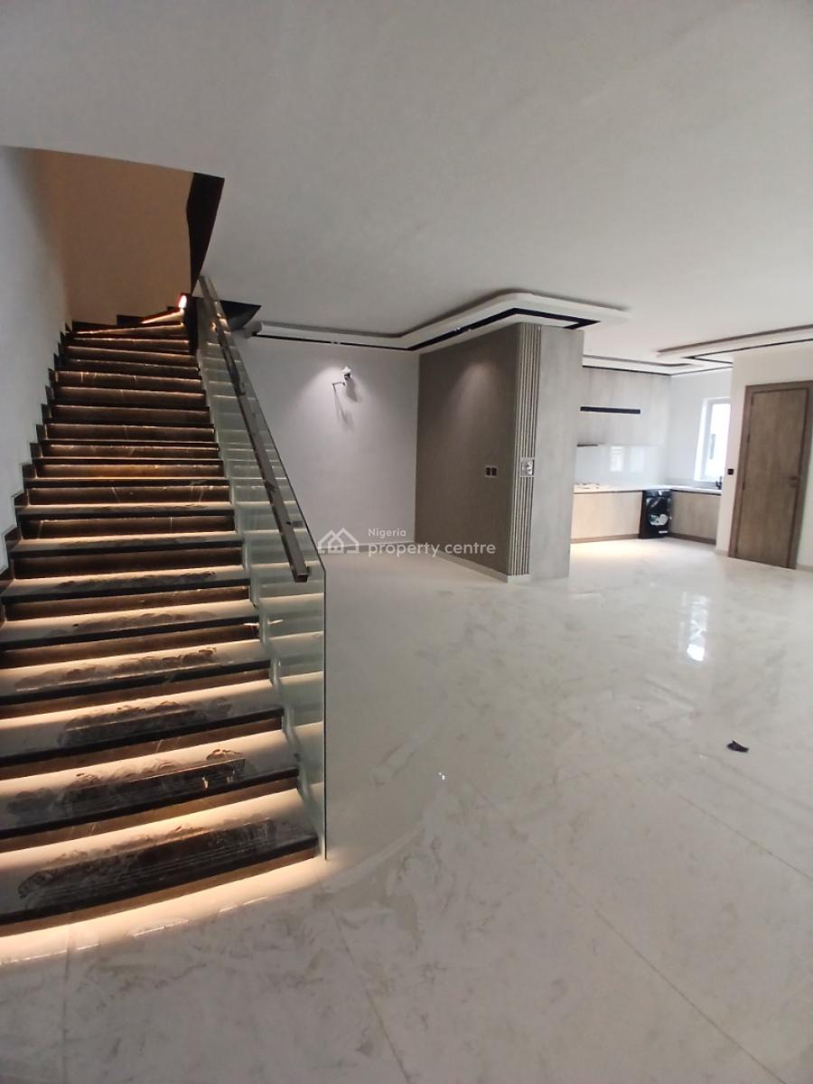 24/7 Power Supply and Brand New 2 Bedroom En-suite Maisonette with an, Lekki Phase 1, Lekki, Lagos, Flat / Apartment for Sale