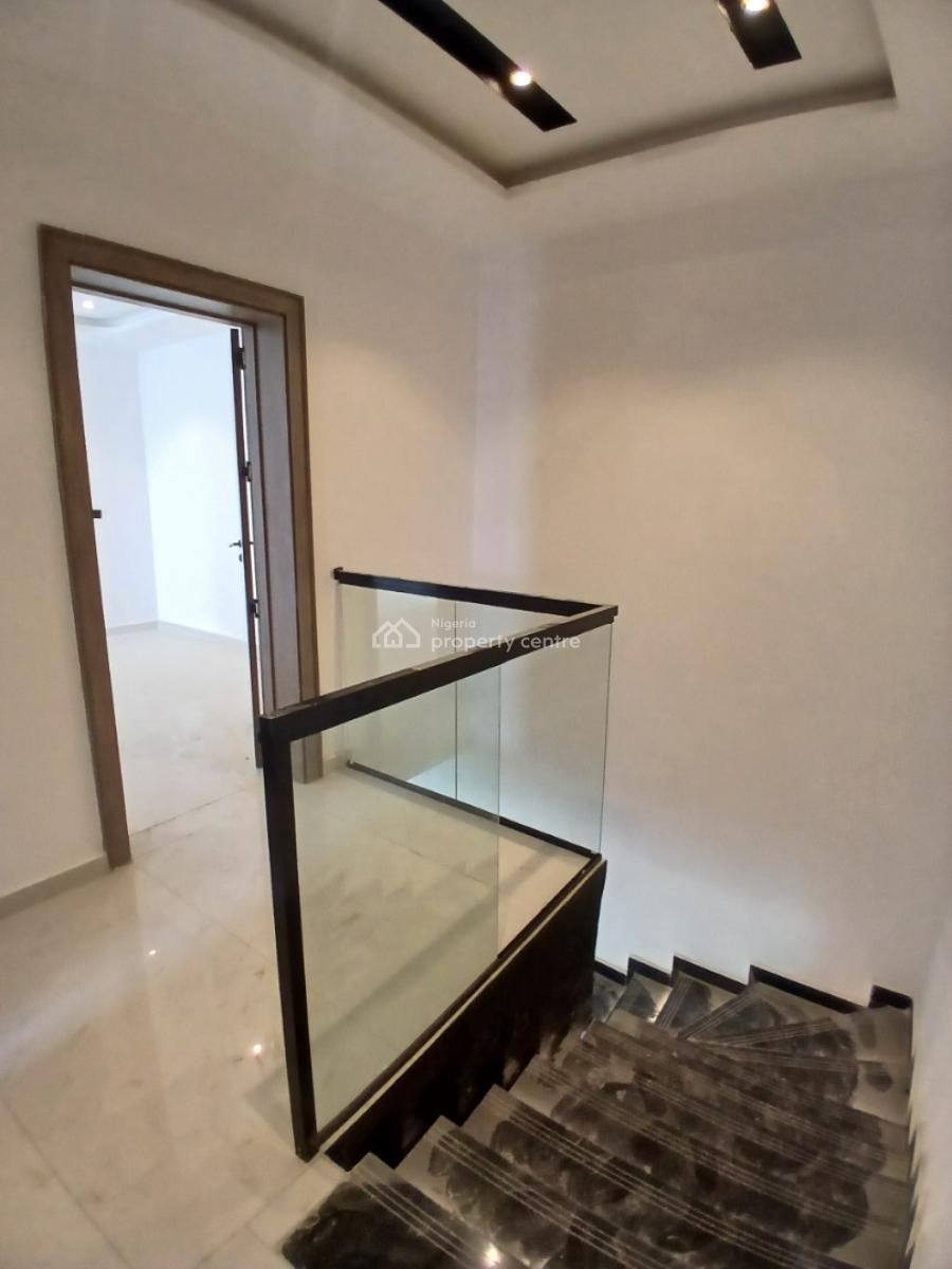 24/7 Power Supply and Brand New 2 Bedroom En-suite Maisonette with an, Lekki Phase 1, Lekki, Lagos, Flat / Apartment for Sale