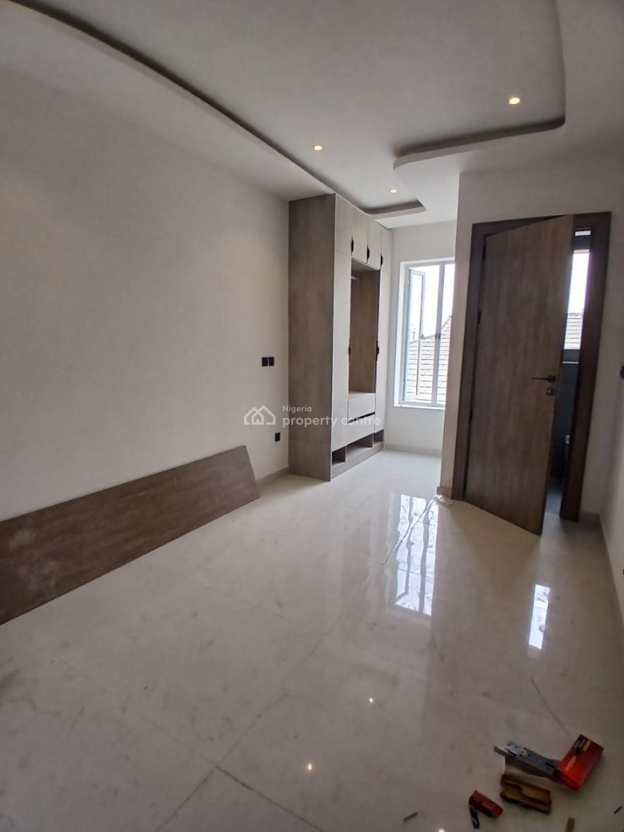 24/7 Power Supply and Brand New 2 Bedroom En-suite Maisonette with an, Lekki Phase 1, Lekki, Lagos, Flat / Apartment for Sale