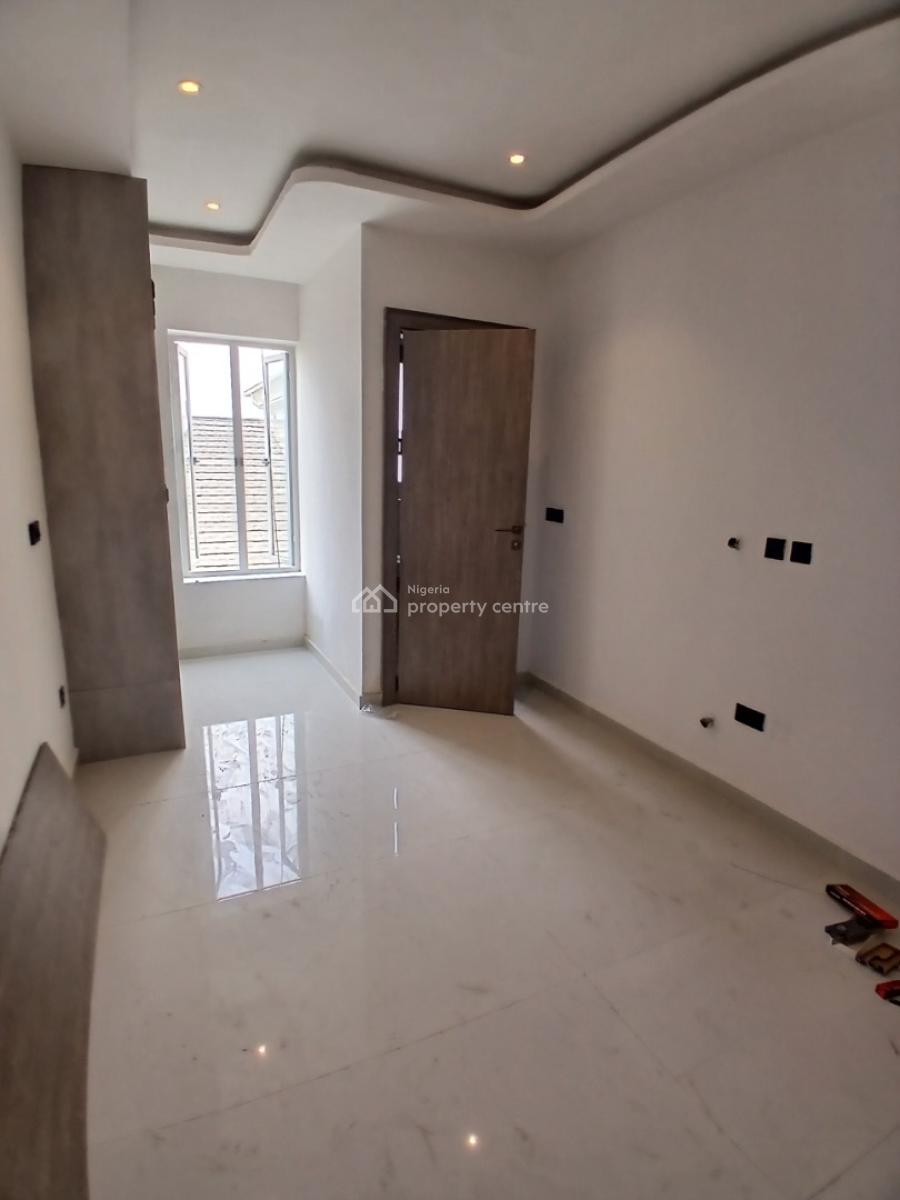 24/7 Power Supply and Brand New 2 Bedroom En-suite Maisonette with an, Lekki Phase 1, Lekki, Lagos, Flat / Apartment for Sale