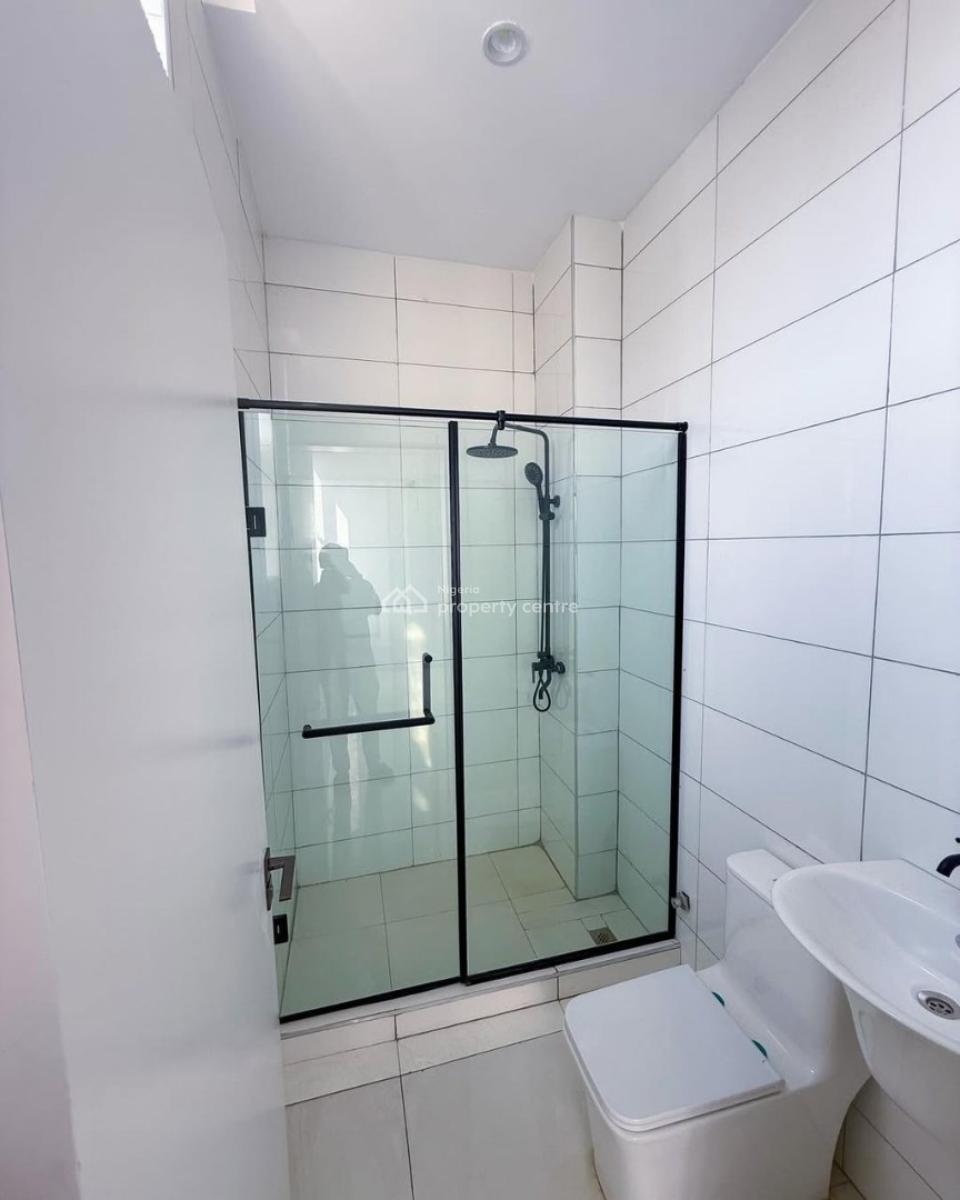 Luxury 2bedrooms Flat, Off T.f Kubuyi Lekki Right, Lekki Phase 1, Lekki, Lagos, Flat / Apartment for Sale