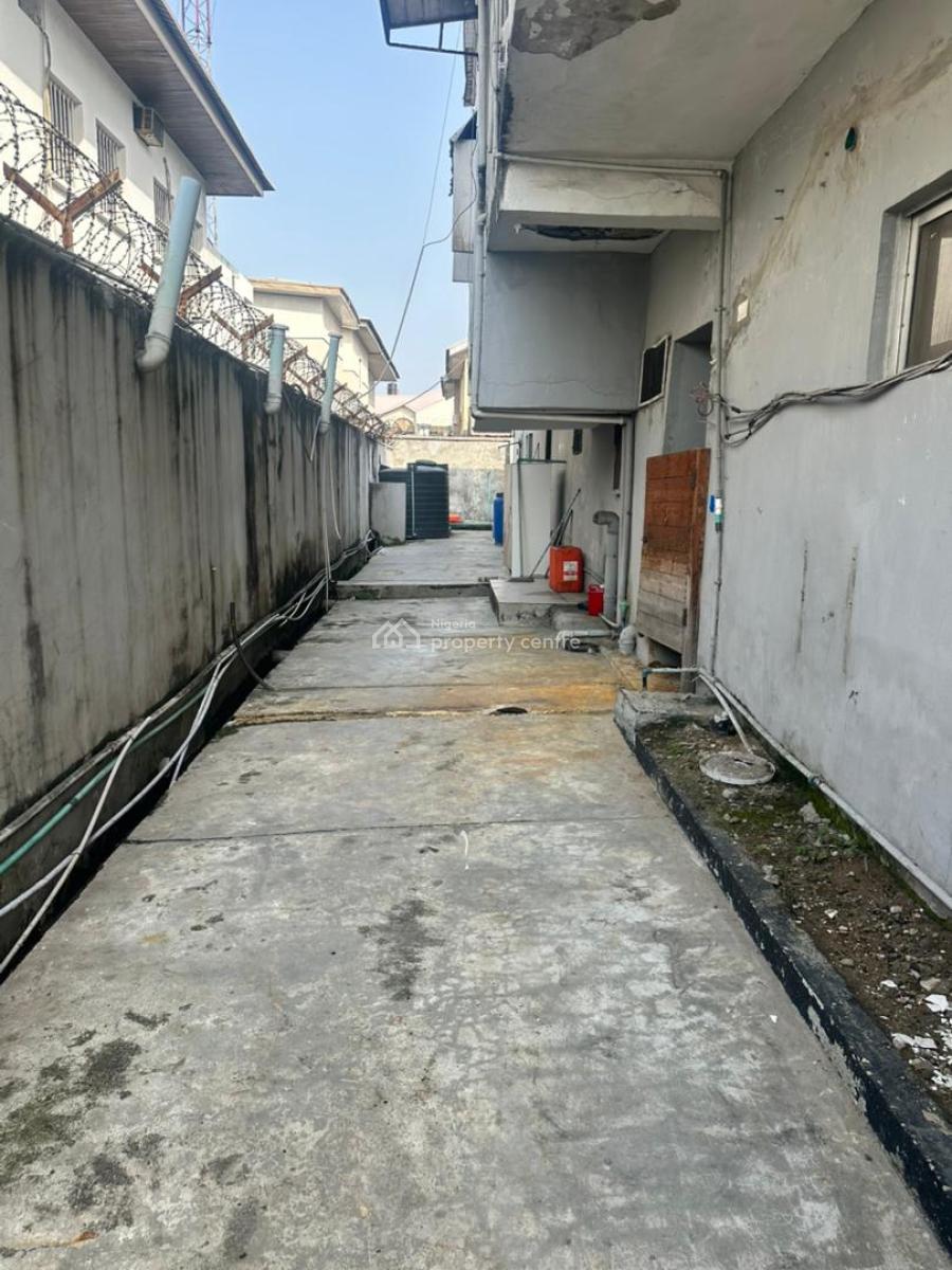 5-bedroom Semi Detached House with 2-room Bq, Lekki Phase 1, Lekki, Lagos, Commercial Property for Rent