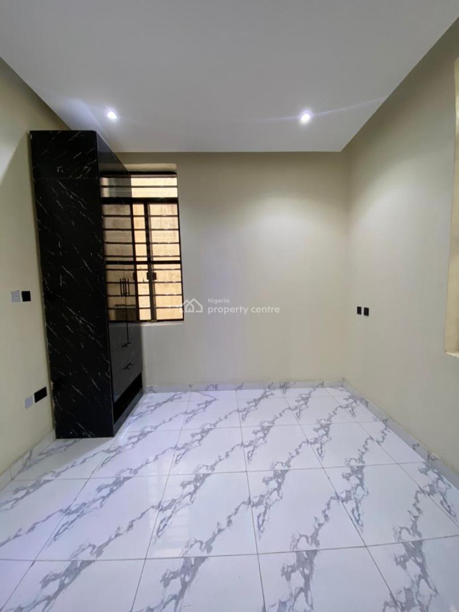 Lovely Built 2 Bedroom Apartment with an Elevator in a Prime Location, Lekki Phase 1, Lekki, Lagos, Flat / Apartment for Sale