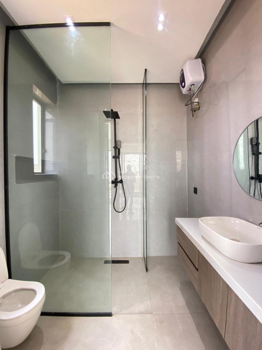 Exquisite 2 Bedroom Apartment with an Elevator, Pool, Gym, Lekki Phase 1, Lekki, Lagos, Flat / Apartment for Sale