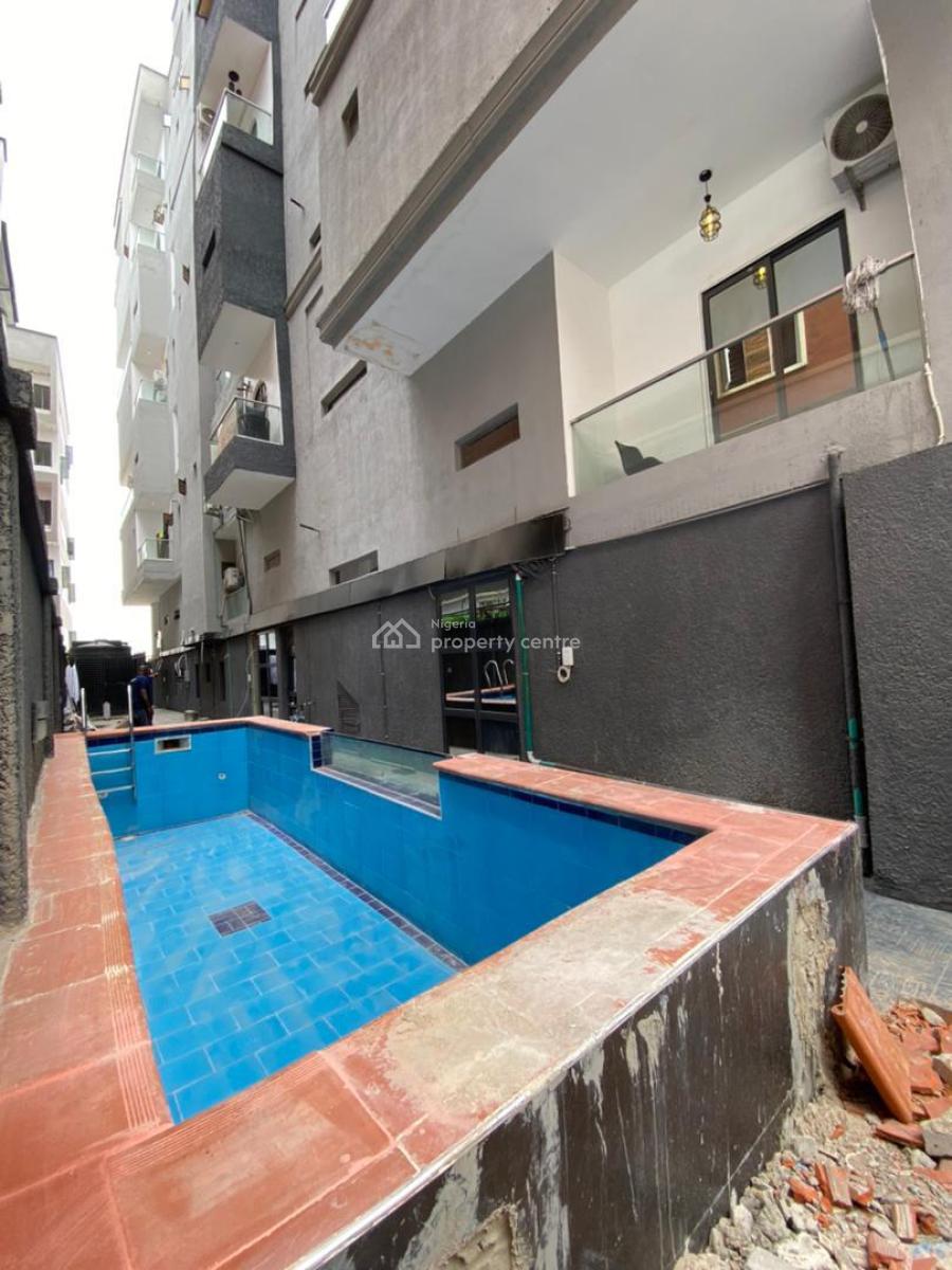 Nicely Built 1 Bedroom Apartment with an Elevator, Gym, Pool, Lekki Phase 1, Lekki, Lagos, Flat / Apartment for Sale