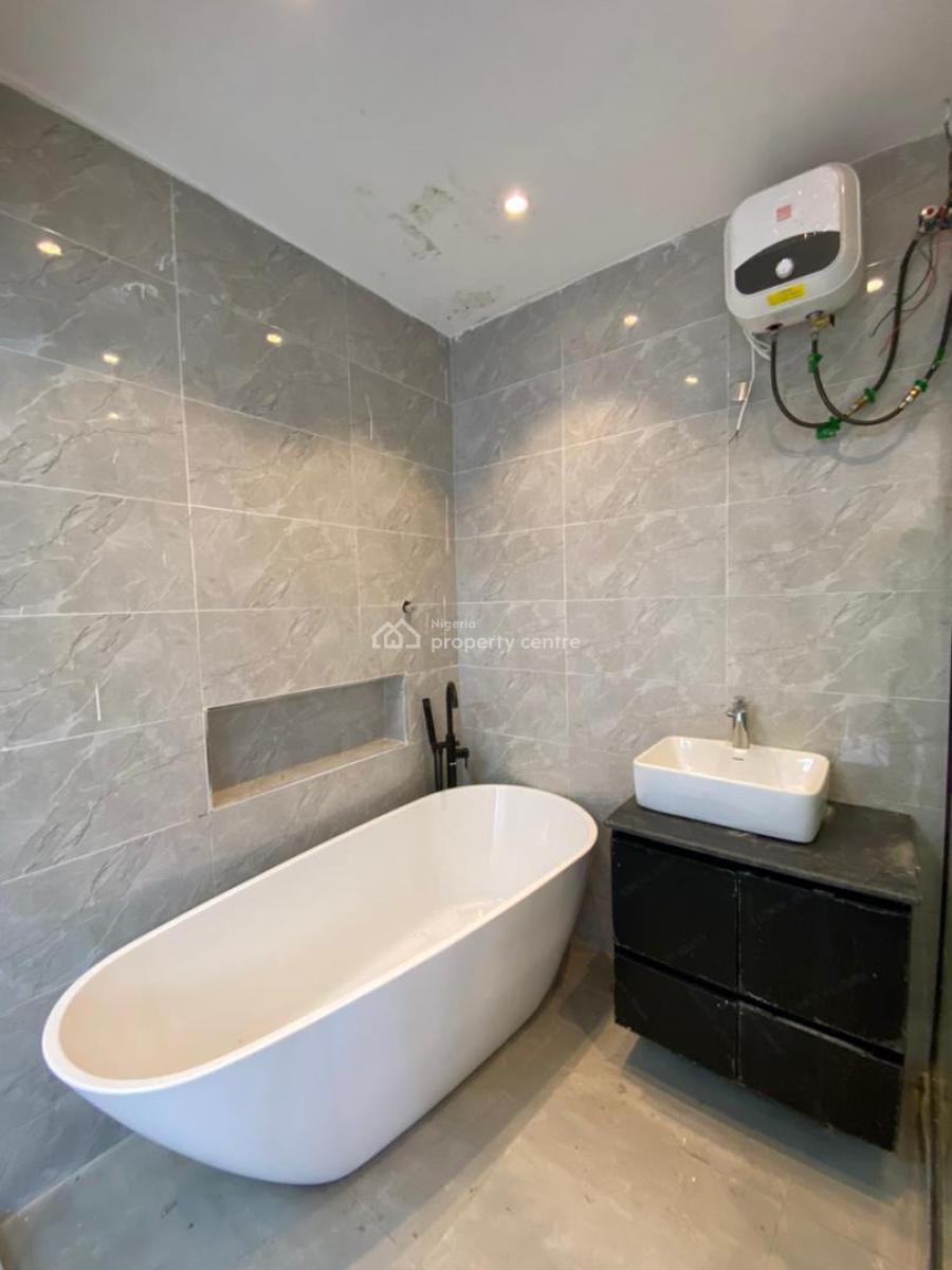 Nicely Built 1 Bedroom Apartment with an Elevator, Gym, Pool, Lekki Phase 1, Lekki, Lagos, Flat / Apartment for Sale