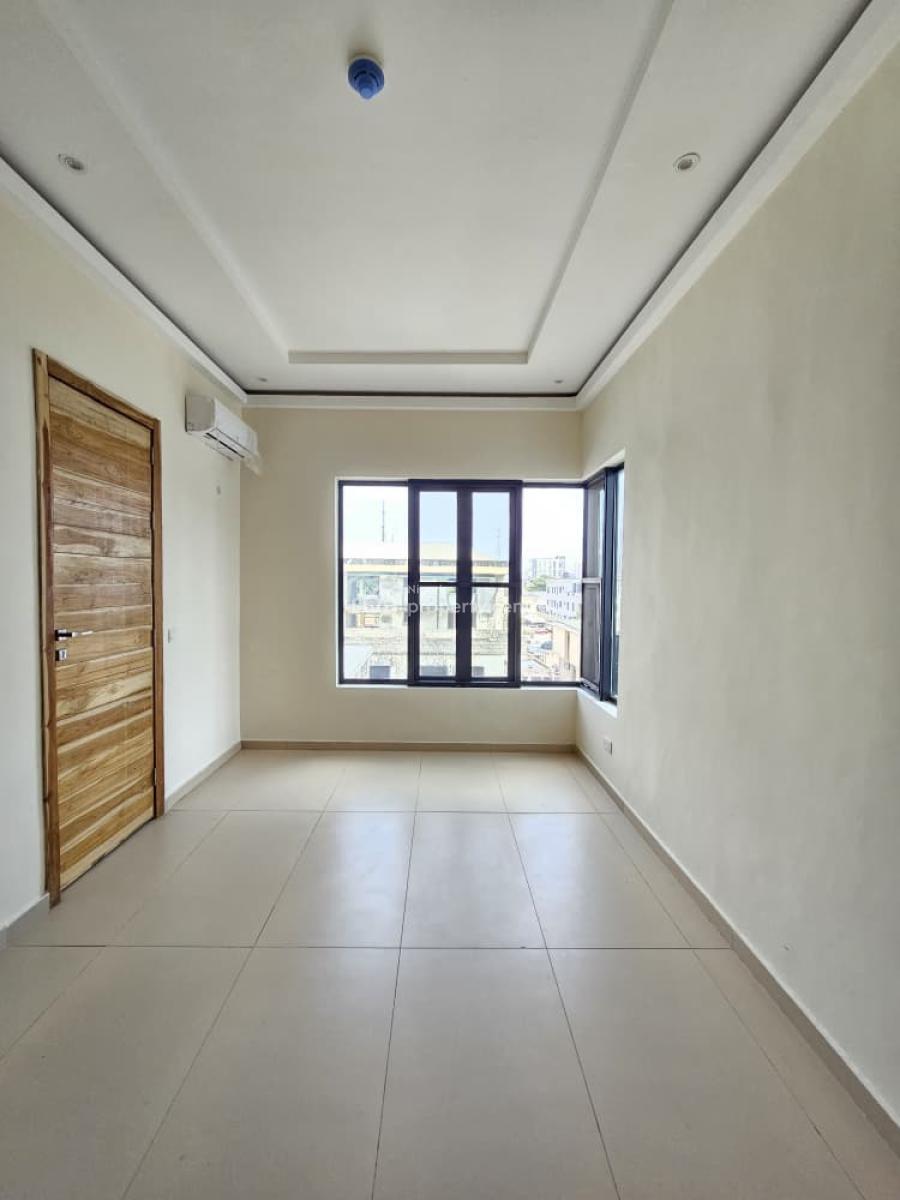 Spacious 3 Bedroom Apartment with Concierge, Bq, Gym, Elevator, Pool, Victoria Island (vi), Lagos, Flat / Apartment for Sale