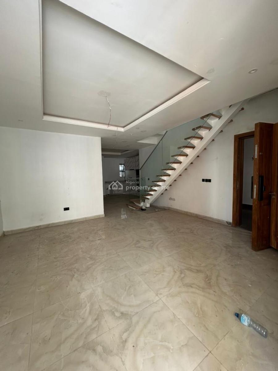 Modern 2 Bedroom Apartment, Lekki Phase 1, Lekki, Lagos, Flat / Apartment for Sale