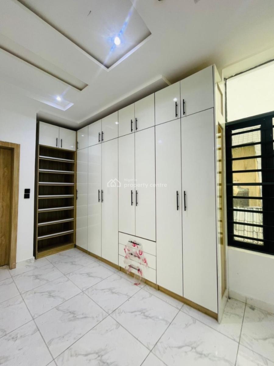 Well Spacious 4 Bedroom Terraced Duplex with Bq, Ologolo, Lekki, Lagos, Terraced Duplex for Sale