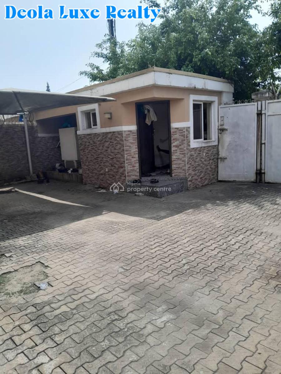 a Twin Duplex Consists of 8bedroom Duplex Each with 2 Room Bq, Off Admiralty, Lekki Phase 1, Lekki, Lagos, Detached Duplex for Rent