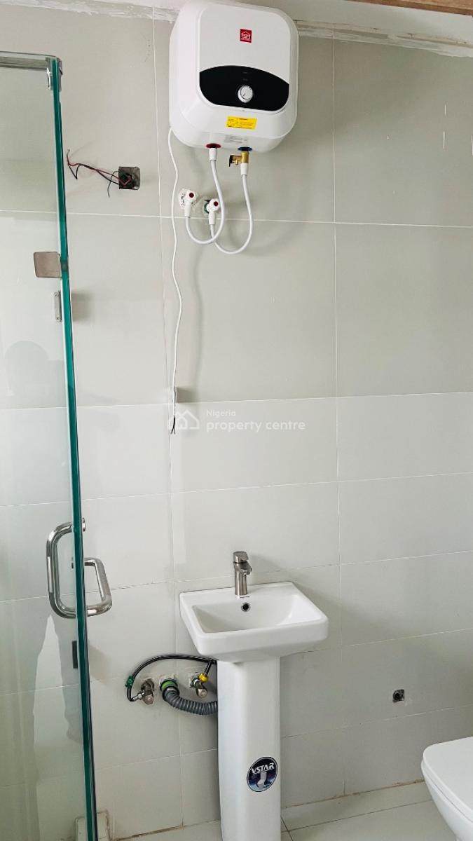 2 Bedrooms Terrace, No7. Golden Palm Estate, Orchid Road, Lekki Phase 2, Lekki, Lagos, Terraced Duplex for Sale