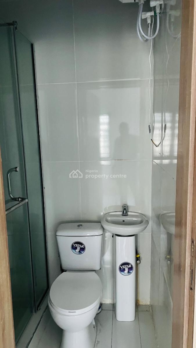 2 Bedrooms Terrace, No7. Golden Palm Estate, Orchid Road, Lekki Phase 2, Lekki, Lagos, Terraced Duplex for Sale