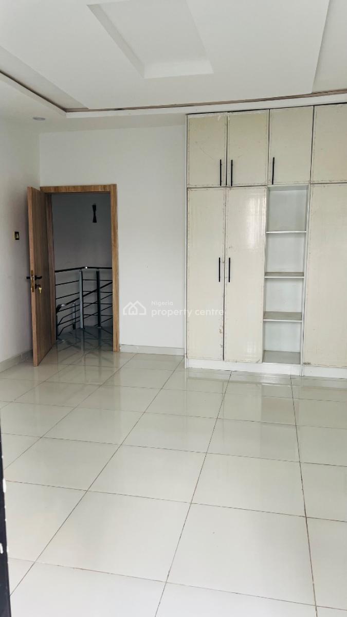2 Bedrooms Terrace, No7. Golden Palm Estate, Orchid Road, Lekki Phase 2, Lekki, Lagos, Terraced Duplex for Sale