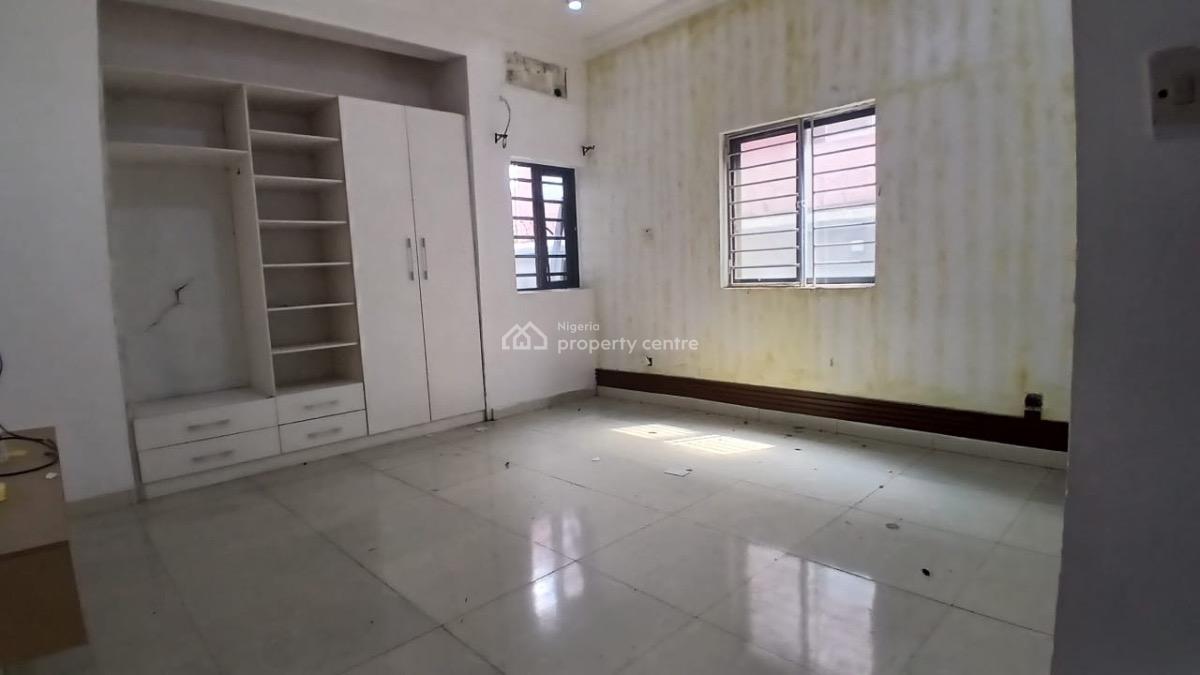 3 Bedroom Apartment with Bq and Piol, Lekki Phase 1, Lekki, Lagos, Flat / Apartment for Rent