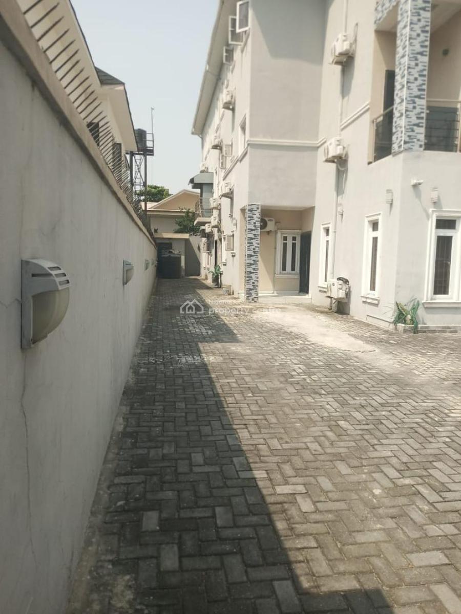 Exquisite 6 Units of 2 Bedroom Apartment per Unit, Lekki Phase 1, Lekki, Lagos, Flat / Apartment for Rent