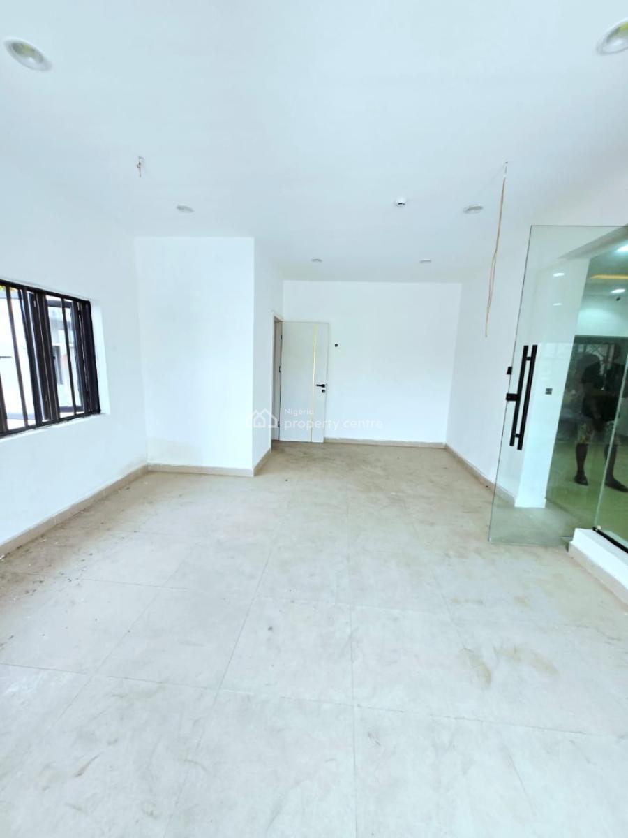 Commercial Shop Space on The 1st Floor, Lekki Phase 1, Lekki, Lagos, Shop for Rent