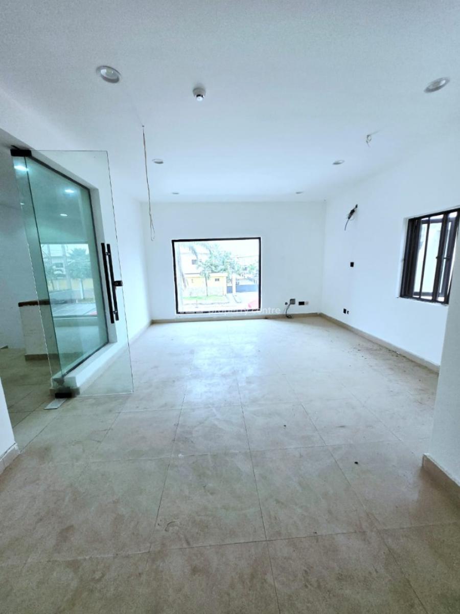 Commercial Shop Space on The 1st Floor, Lekki Phase 1, Lekki, Lagos, Shop for Rent