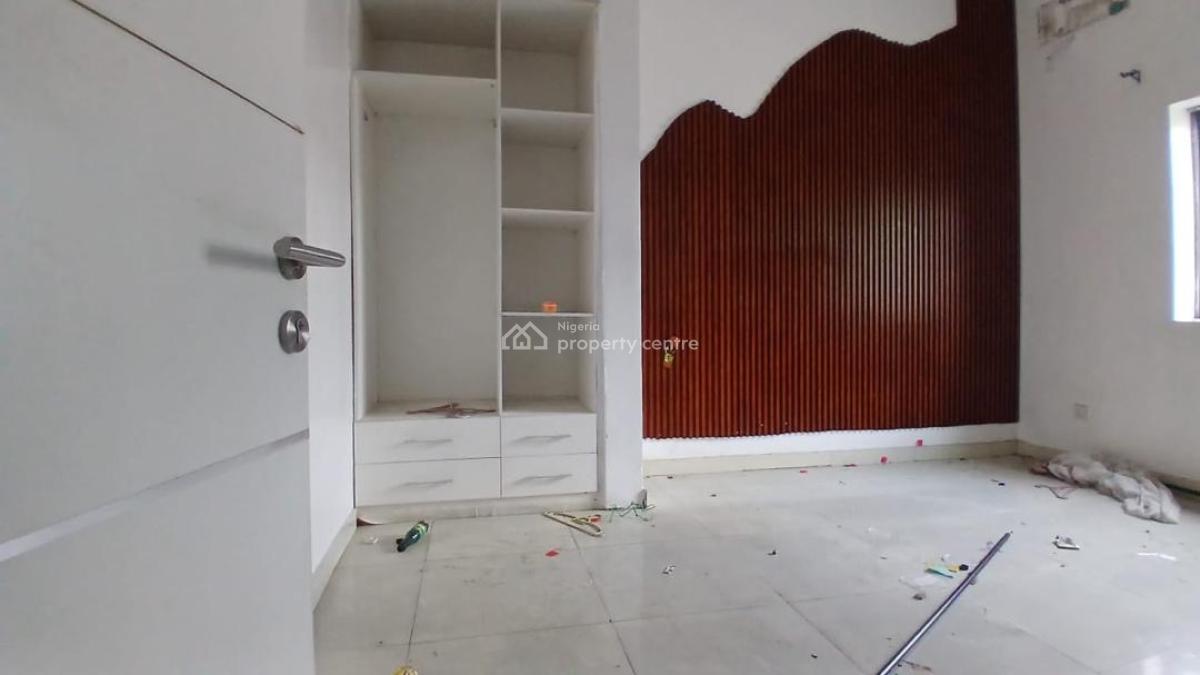 8 Units of 3 Bedrooms Flat with a Room Bq and Swimming Pool, Lekki Phase 1, Lekki, Lagos, Flat / Apartment for Rent