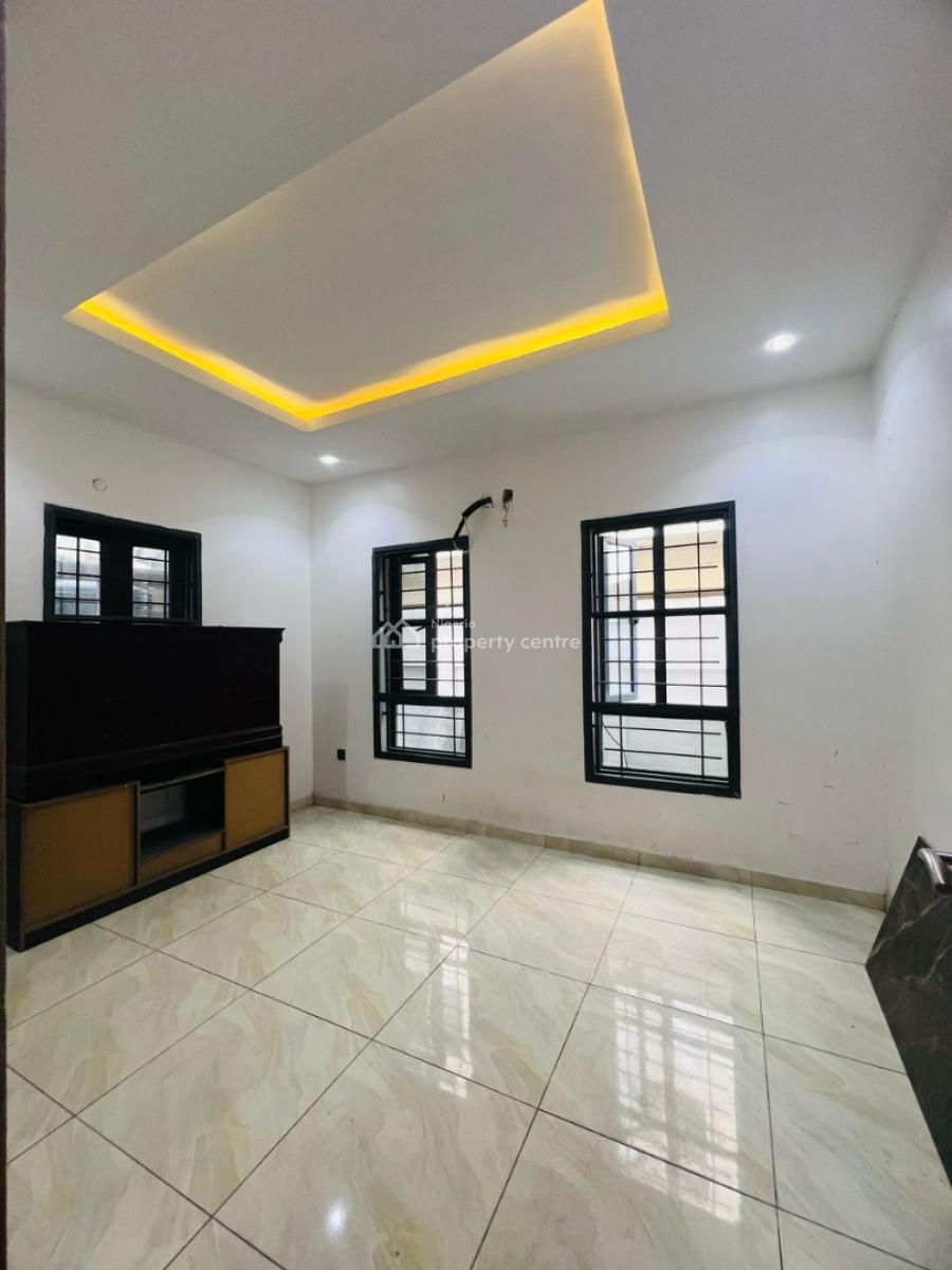 Exquisite 4 Bedrooms Terrace with Bq, Lekki Phase 1, Lekki, Lagos, Terraced Duplex for Rent