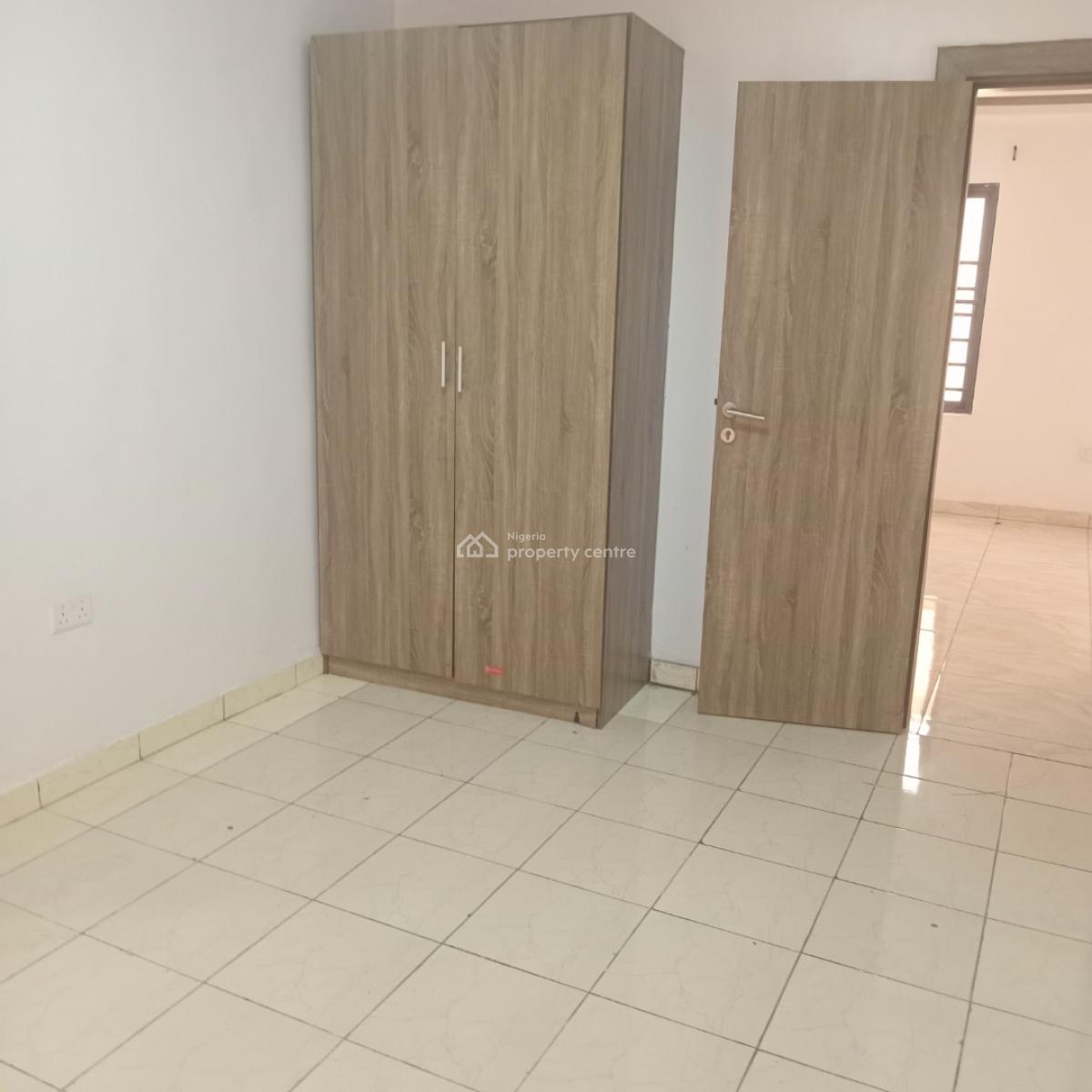 Standard 2 Bedroom Flat, a Bq and Guest Toilet, Ocean Breeze Estate, Ologolo, Lekki, Lagos, Flat / Apartment for Rent
