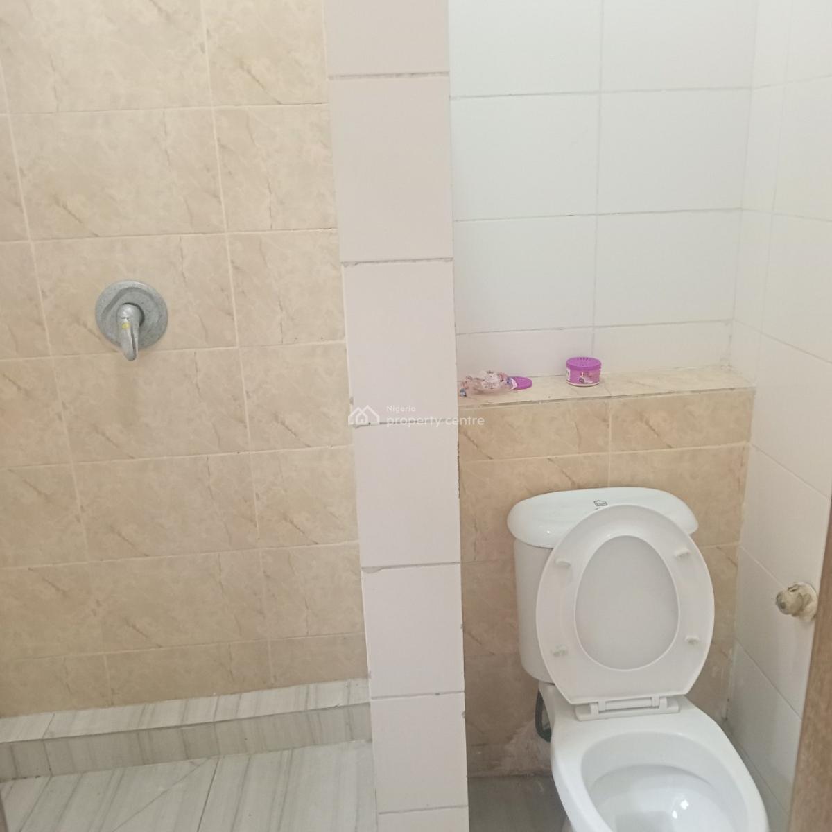 Standard 2 Bedroom Flat, a Bq and Guest Toilet, Ocean Breeze Estate, Ologolo, Lekki, Lagos, Flat / Apartment for Rent