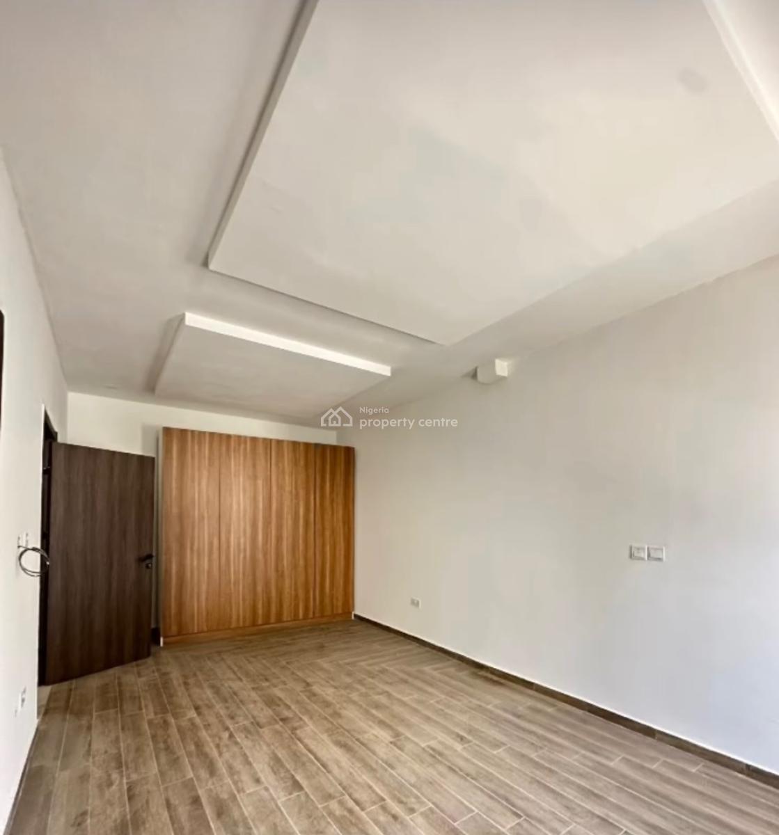 4 Bedroom Terrace + Bq + Gym + Pool, Lekki Phase 1, Lekki, Lagos, Terraced Duplex for Sale