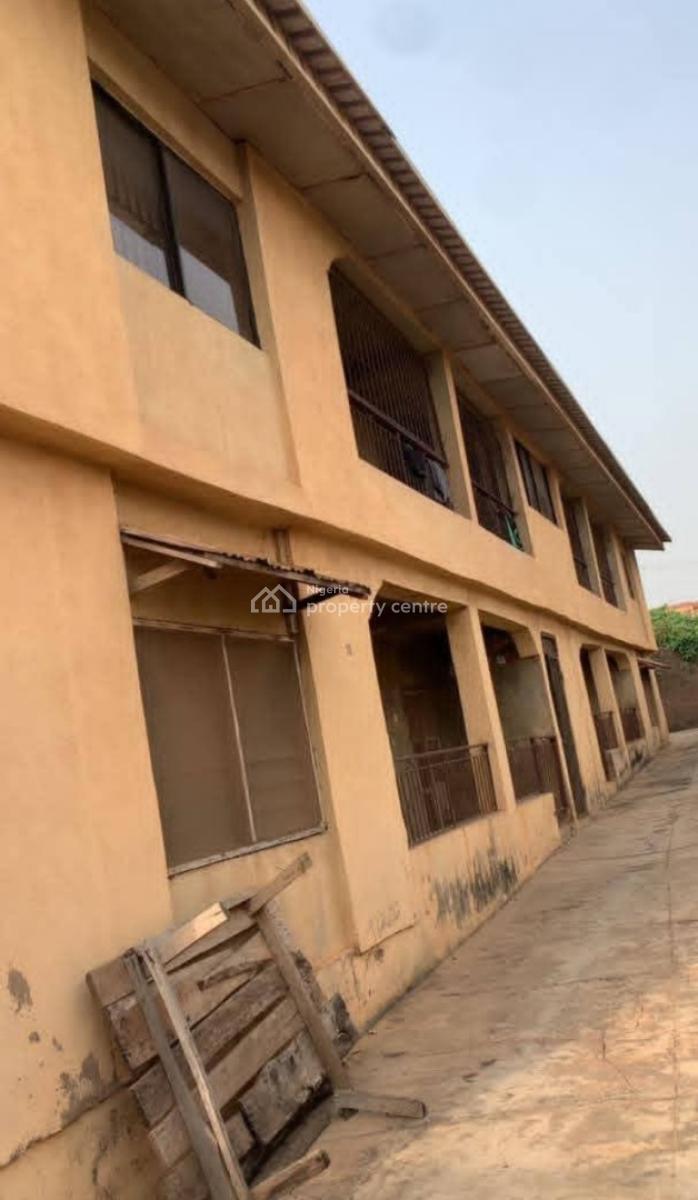 Block of Flats with Bq on 581sqm, Isebo Alakia, Ibadan, Oyo, Block of Flats for Sale