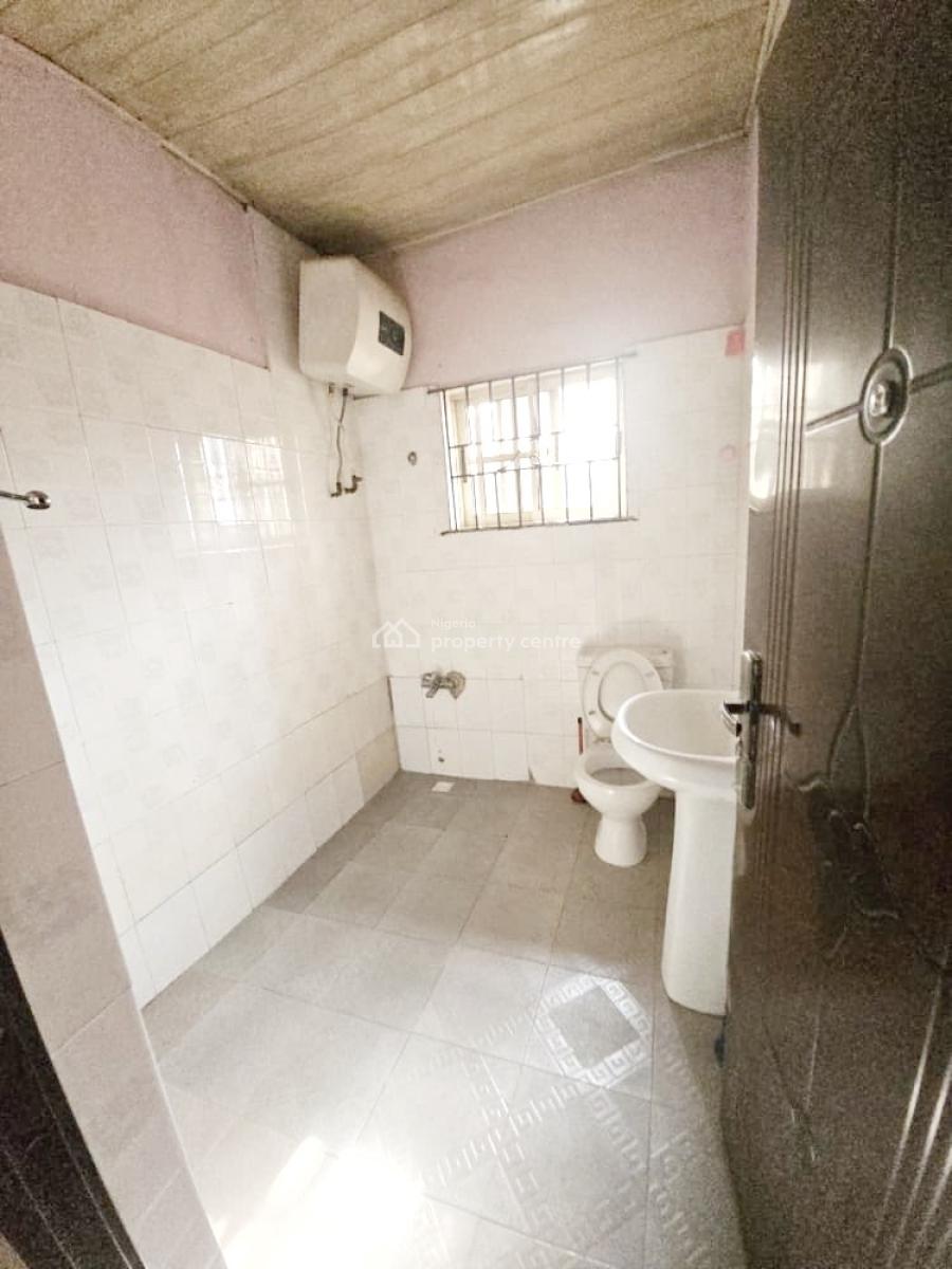 Luxury 3 Bedroom Flat, Gra Phase 1, Magodo, Lagos, Flat / Apartment for Rent