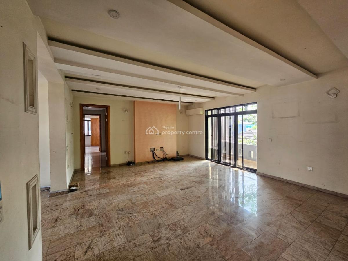 Standard and Well Maintained 3 Bedroom Serviced Flat with a Room Bq, Lekki Phase 1, Lekki, Lagos, Flat / Apartment for Rent